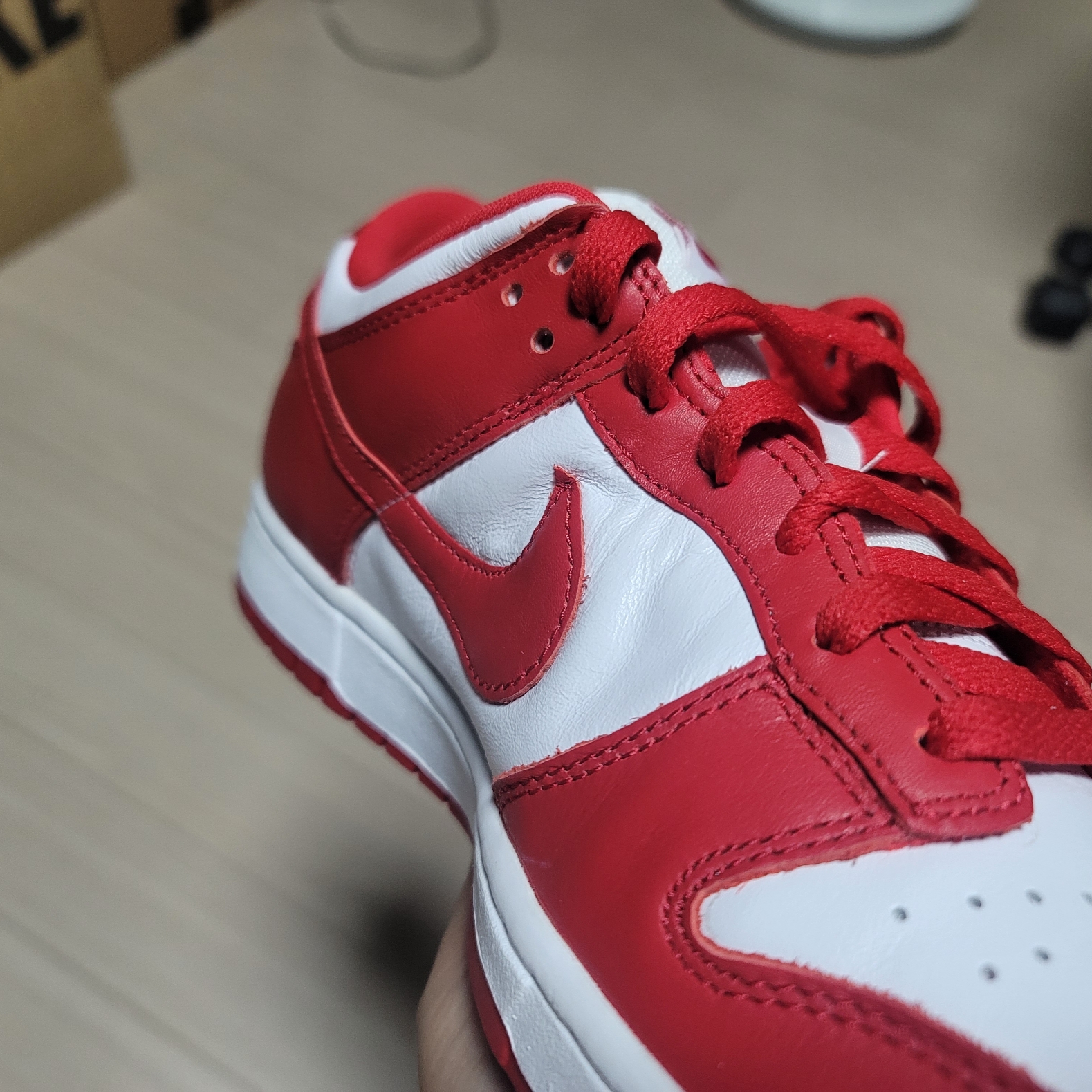 Nike Dunk Low SP White and University Red 2023 착용 스타일 - 1