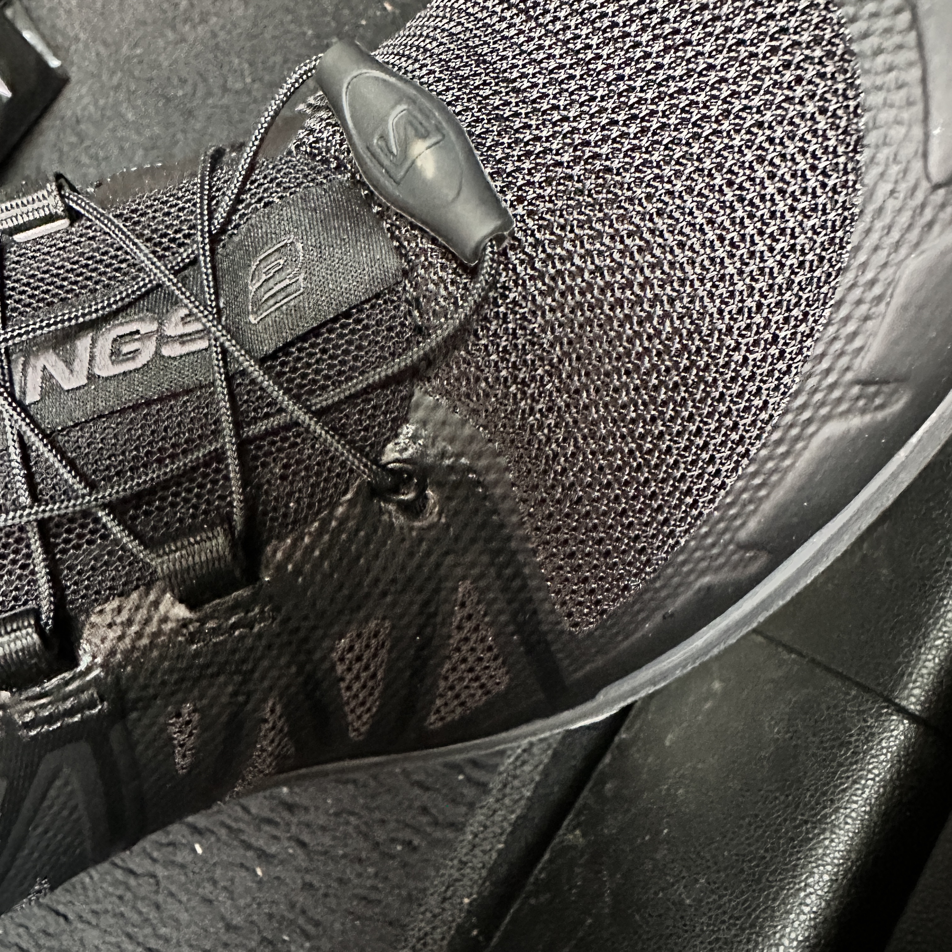 Salomon XT-Wings 2 ADV Black 착용 스타일