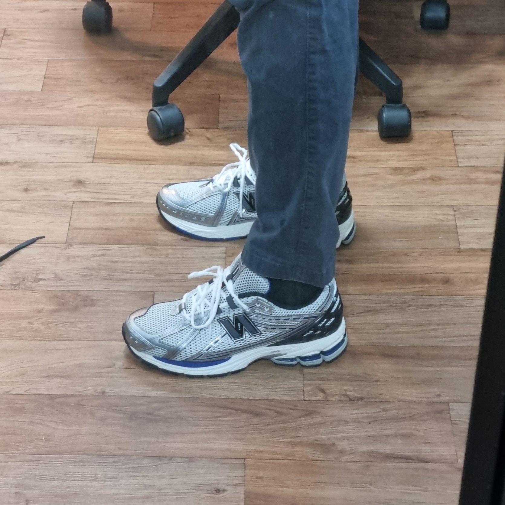 New Balance 1906R Silver Metallic 착용 스타일 - 4