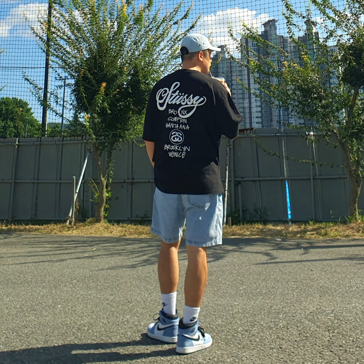 Jordan 1 Retro High OG University Blue, Supreme Denim Camp Cap Washed Blue - 22FW 착용 스타일 - 1