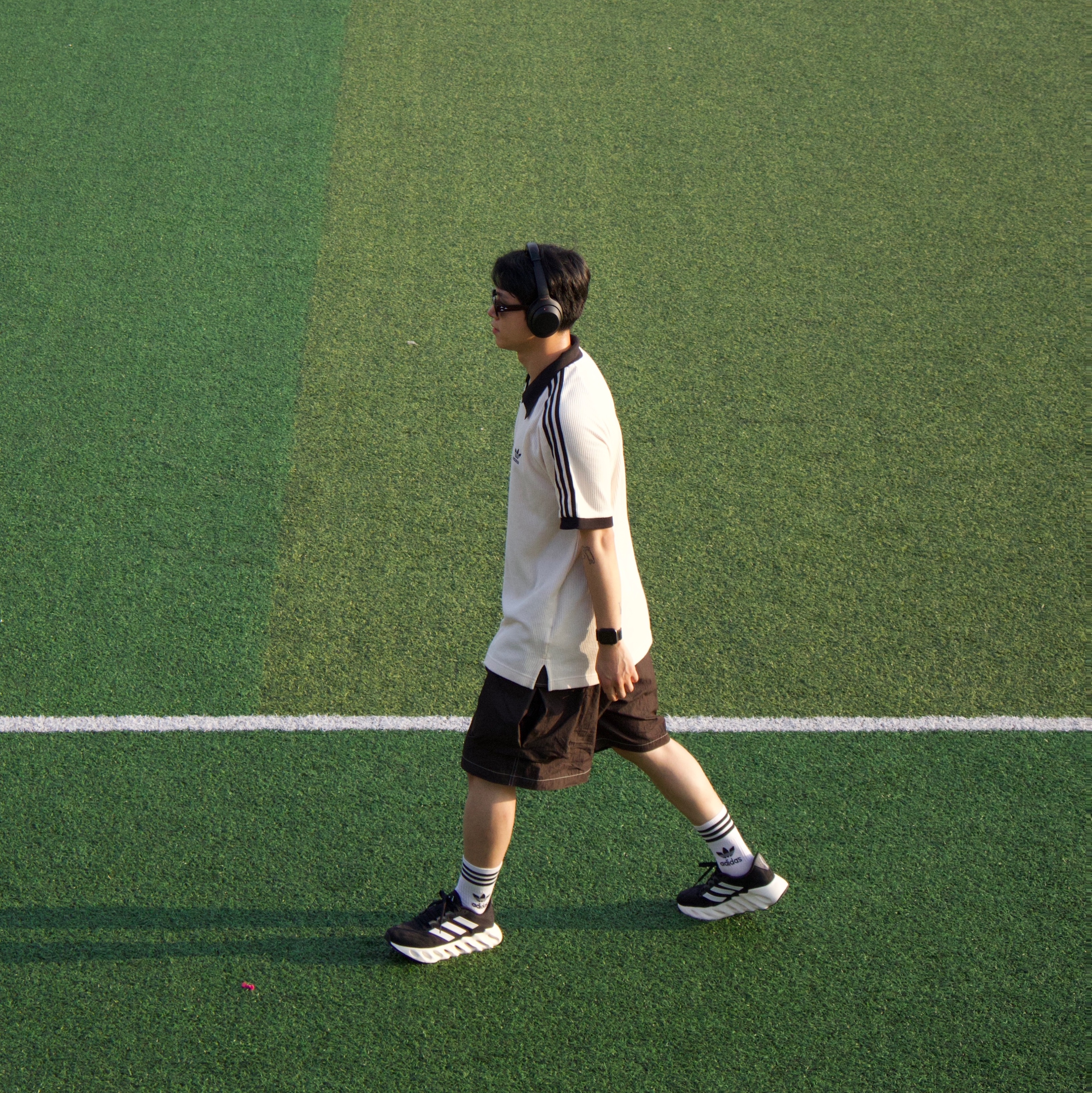 Adidas Switch Move Running Cloud White Core Black, Adidas Adicolor Classics Waffle Polo Shirt Wonder White - KR Sizing 착용 스타일 - 5