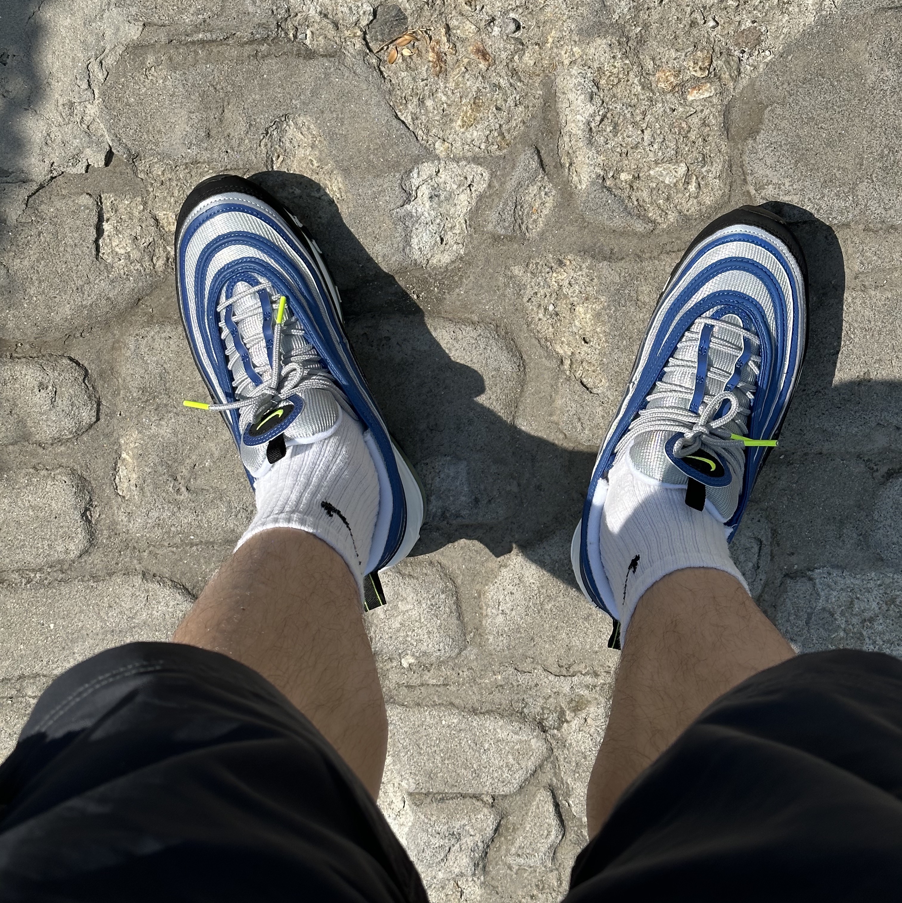 Nike Air Max 97 OG Atlantic Blue and Voltage Yellow 착용 스타일