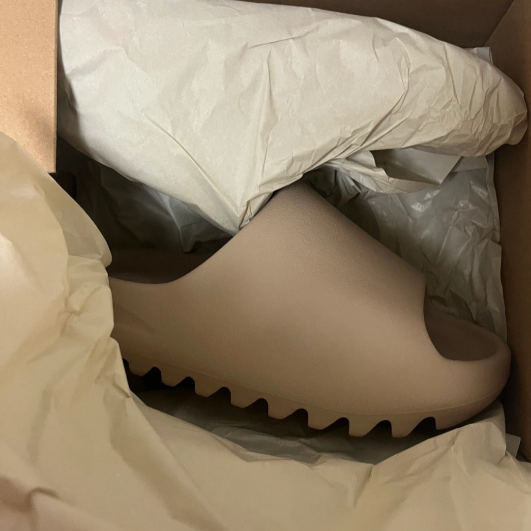 Adidas Yeezy Slide Pure - Re-Release Ver. 착용 스타일