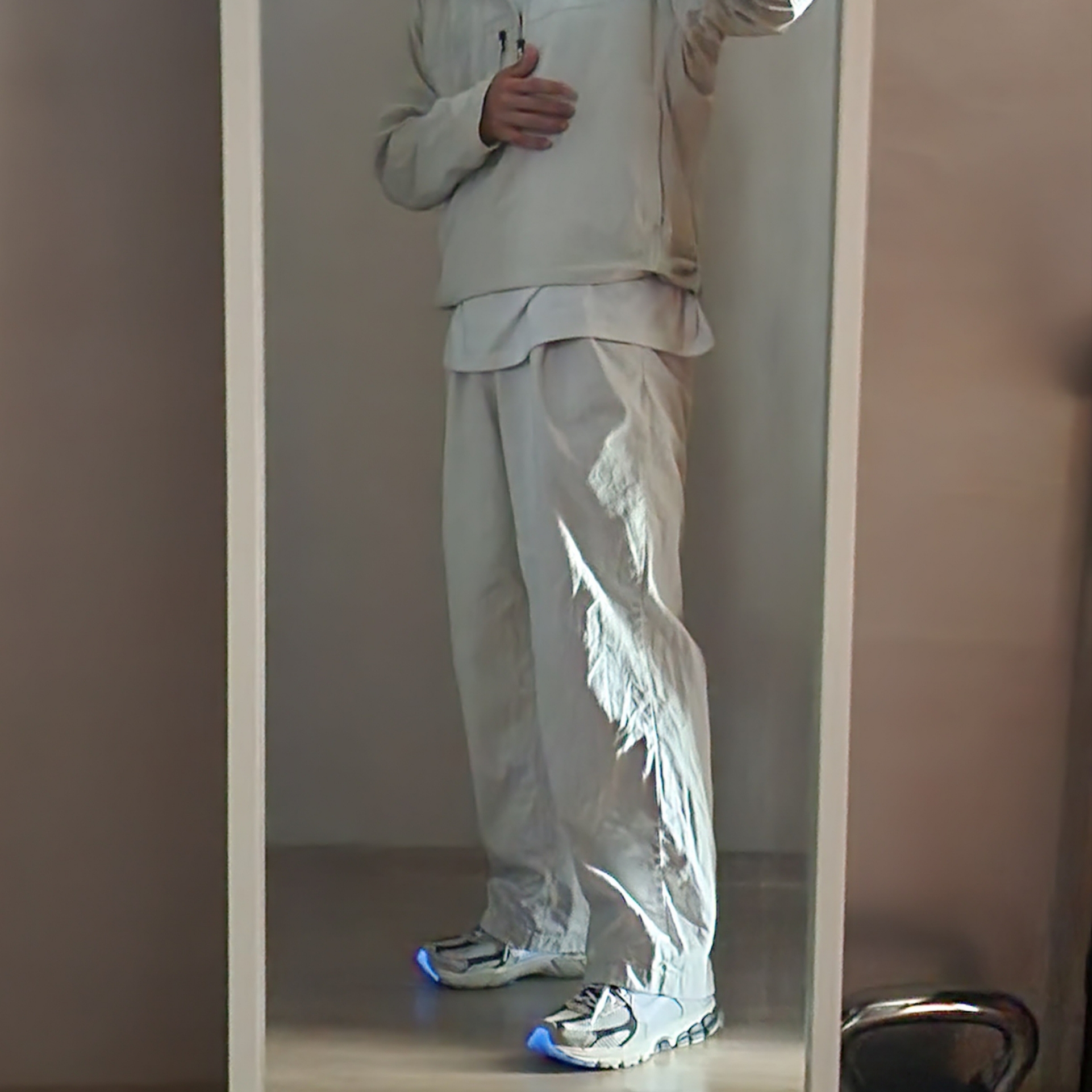 Nike Zoom Vomero 5 Light Bone and Black, Nike ACG Canyon Farer Anorak Light Bone - Asia 착용 스타일