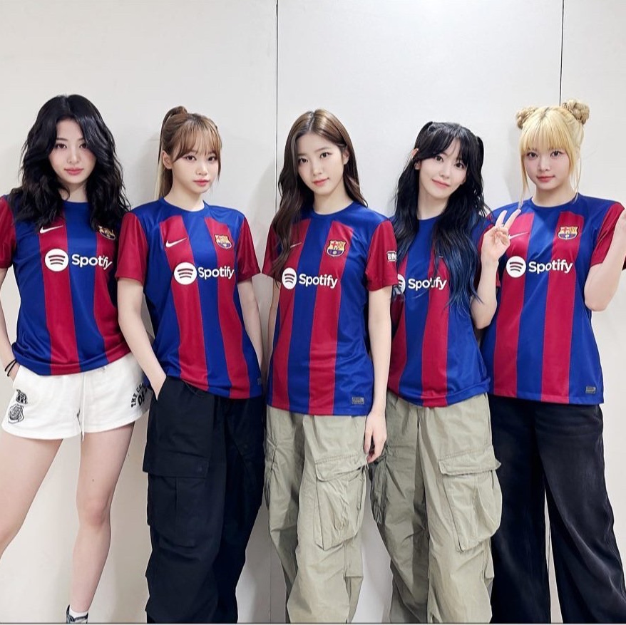 Nike FC Barcelona 2023/24 Dri-Fit Stadium Home Jersey Deep Royal Blue Noble Red (Non Marking Ver.) 착용 스타일