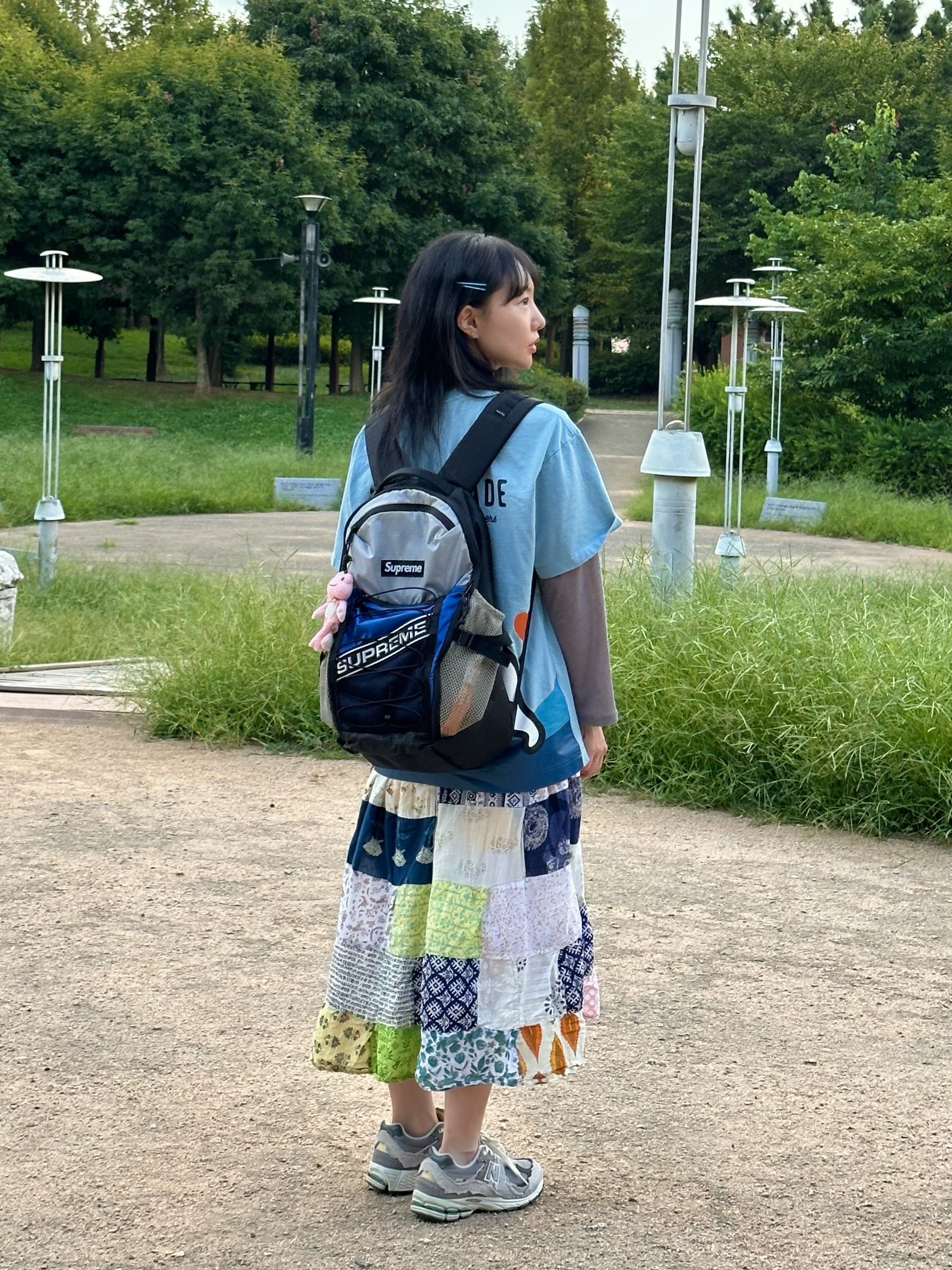 Supreme Backpack Blue - 23FW, New Balance 2002R Protection Pack Rain Cloud 착용 스타일