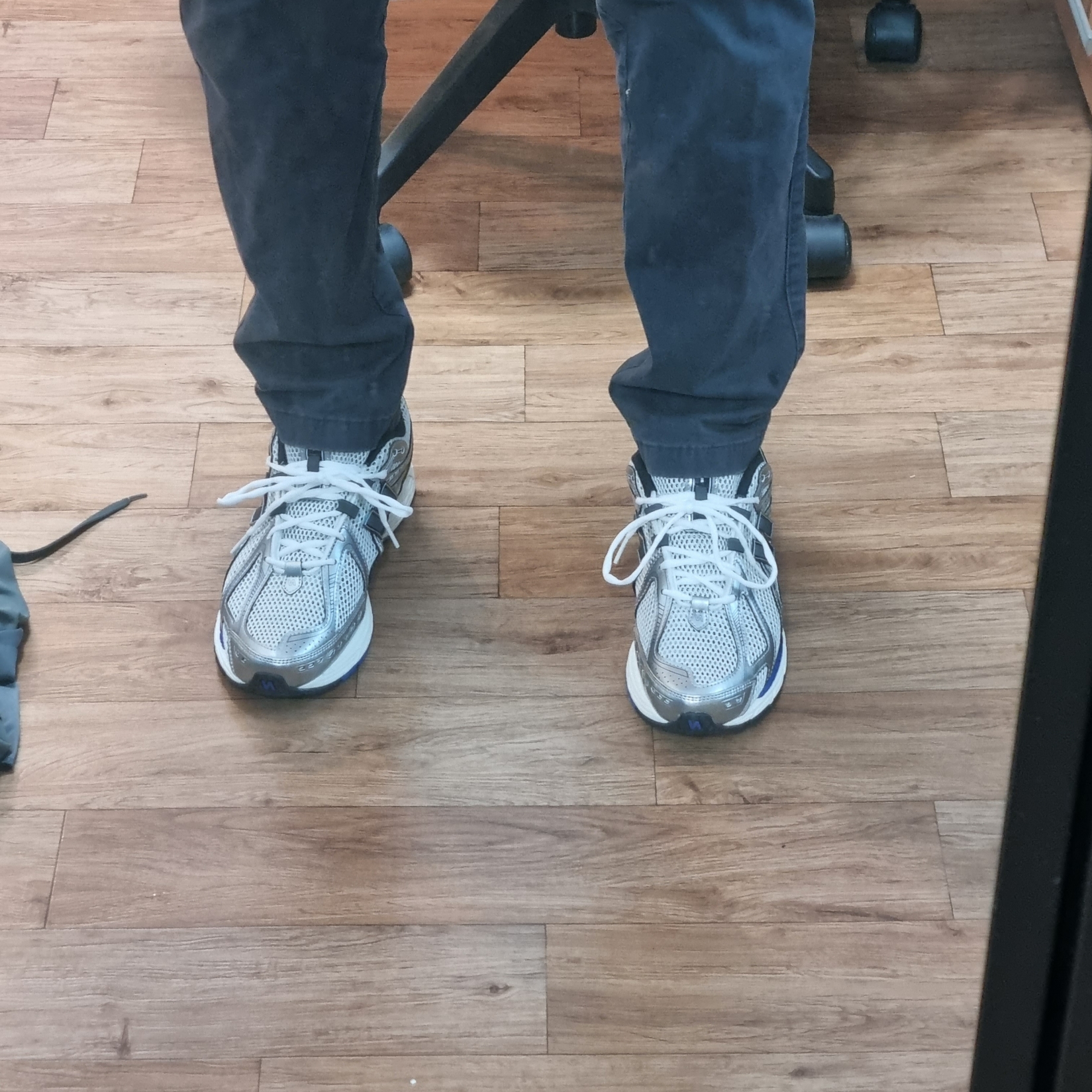 New Balance 1906R Silver Metallic 착용 스타일 - 3