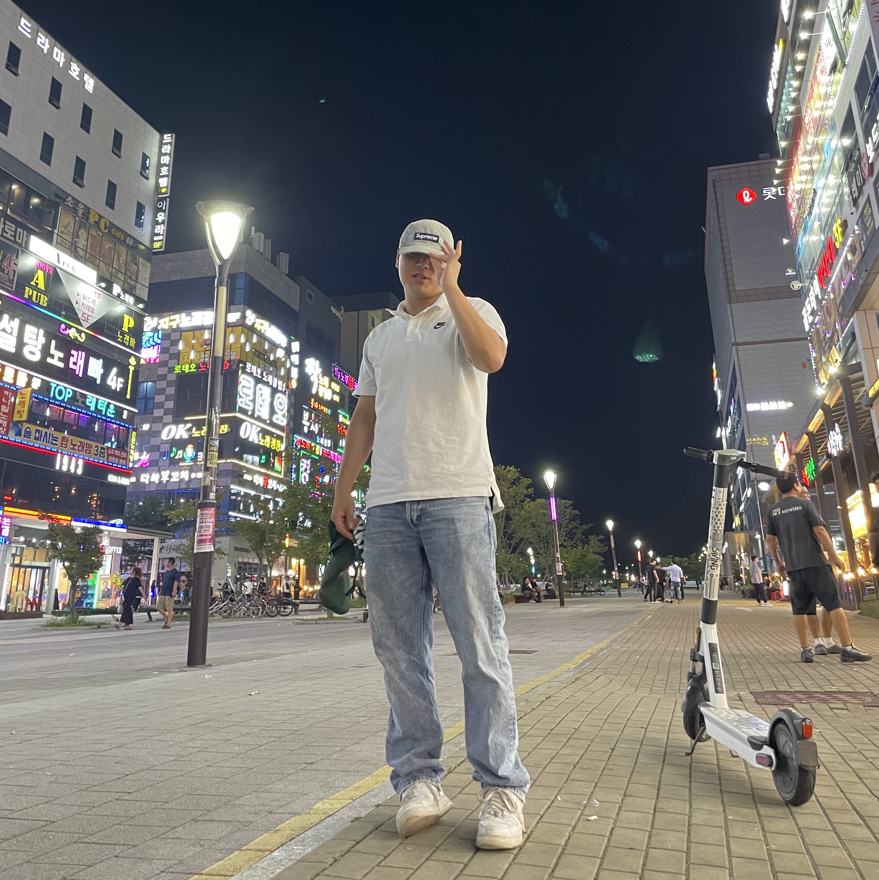 Supreme Denim Camp Cap Dirty Indigo - 23SS, Nike NSW Polo White - US/EU 착용 스타일 - 3