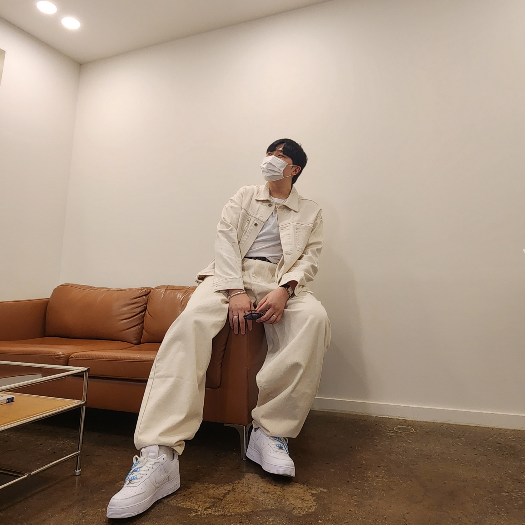 Stussy 8 Ball Keychain Black, Nike x Drake Nocta Air Force 1 Low SP Certified Lover Boy White 착용 스타일 - 2