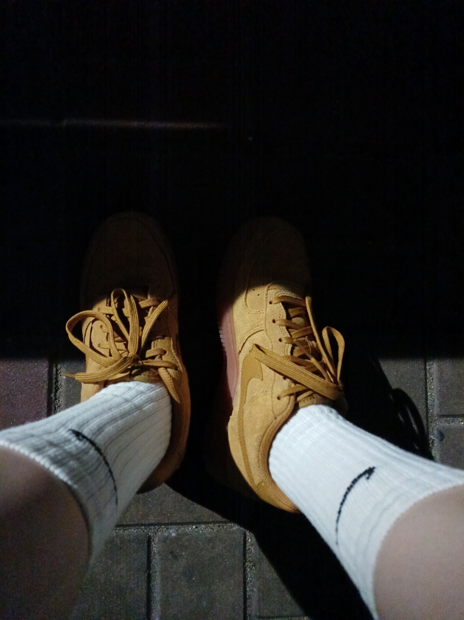 (GS) Nike Air Force 1 LV8 3 Wheat 착용 스타일
