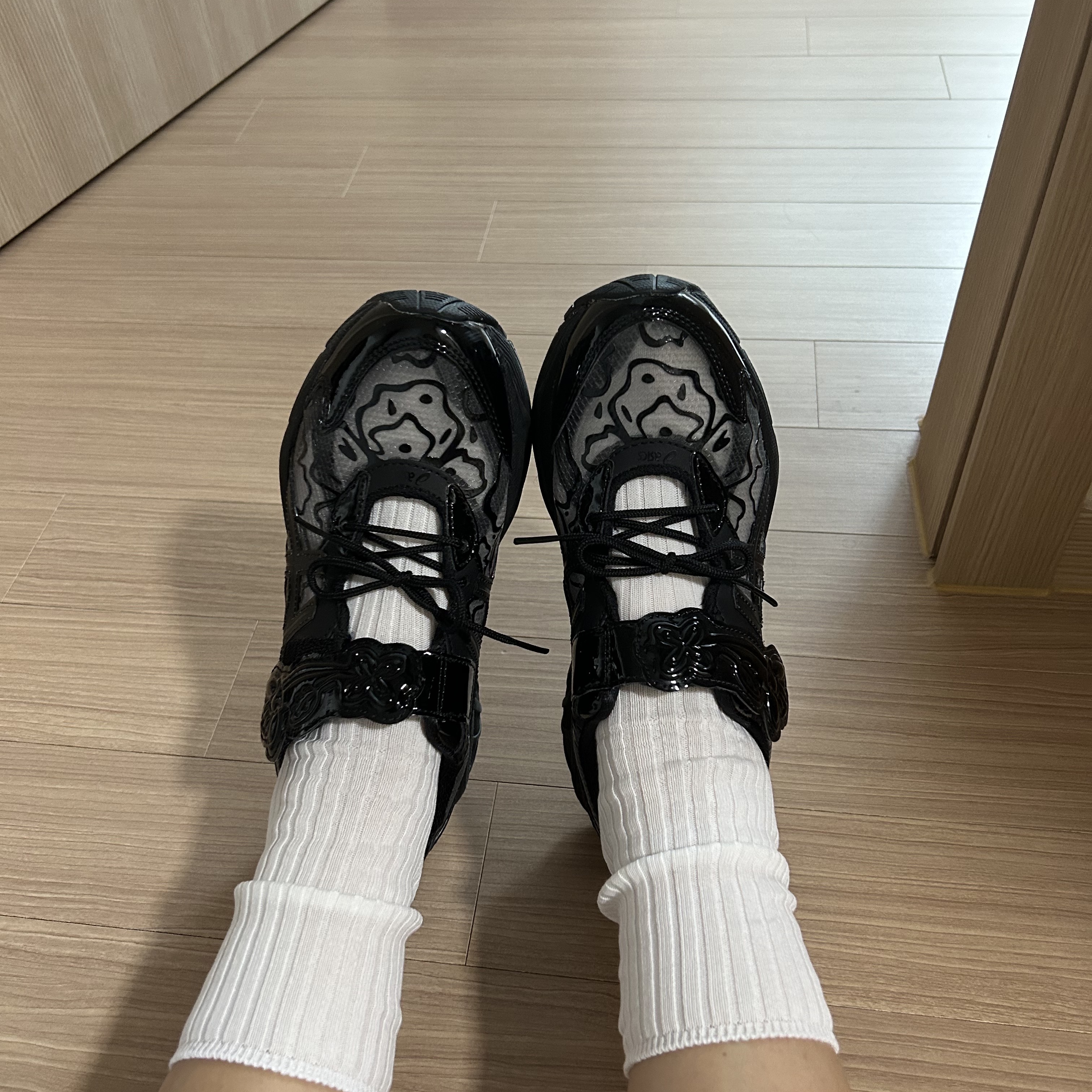 Asics x Cecilie Bahnsen GT-2160 Black 착용 스타일