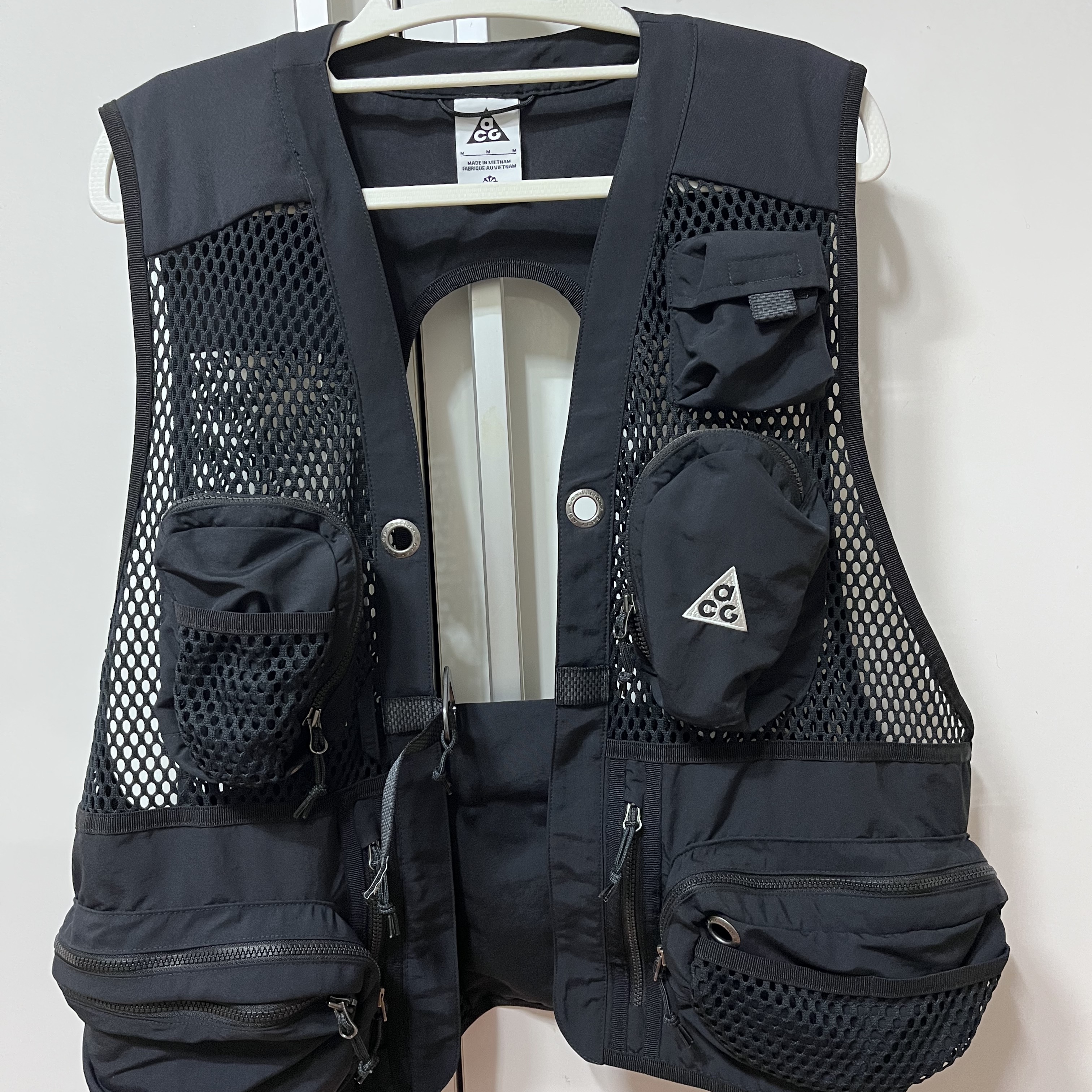 Nike ACG Buttles Vest Black - Asia 착용 스타일