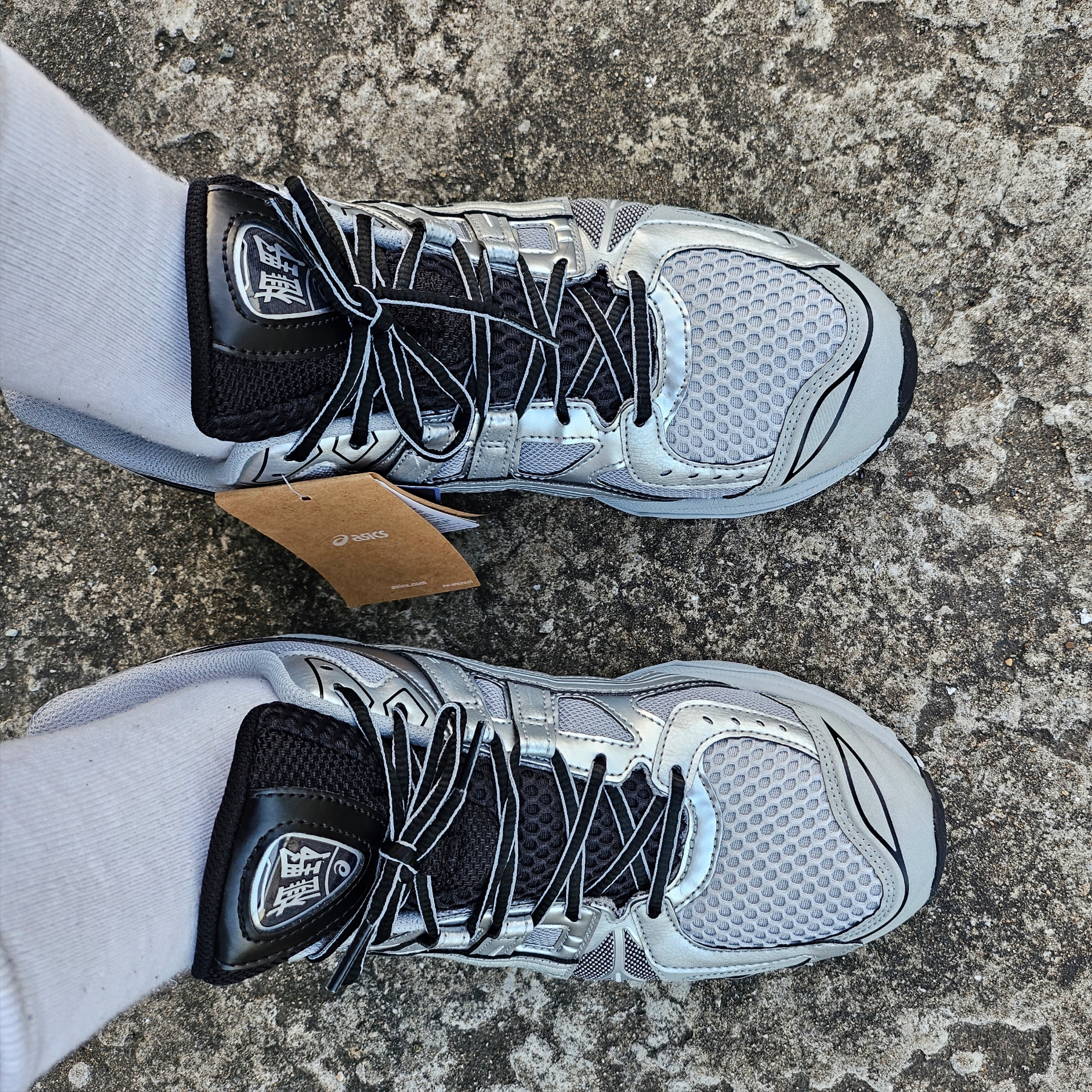 Asics Gel-Kayano Legacy Pure Silver 착용 스타일 - 1