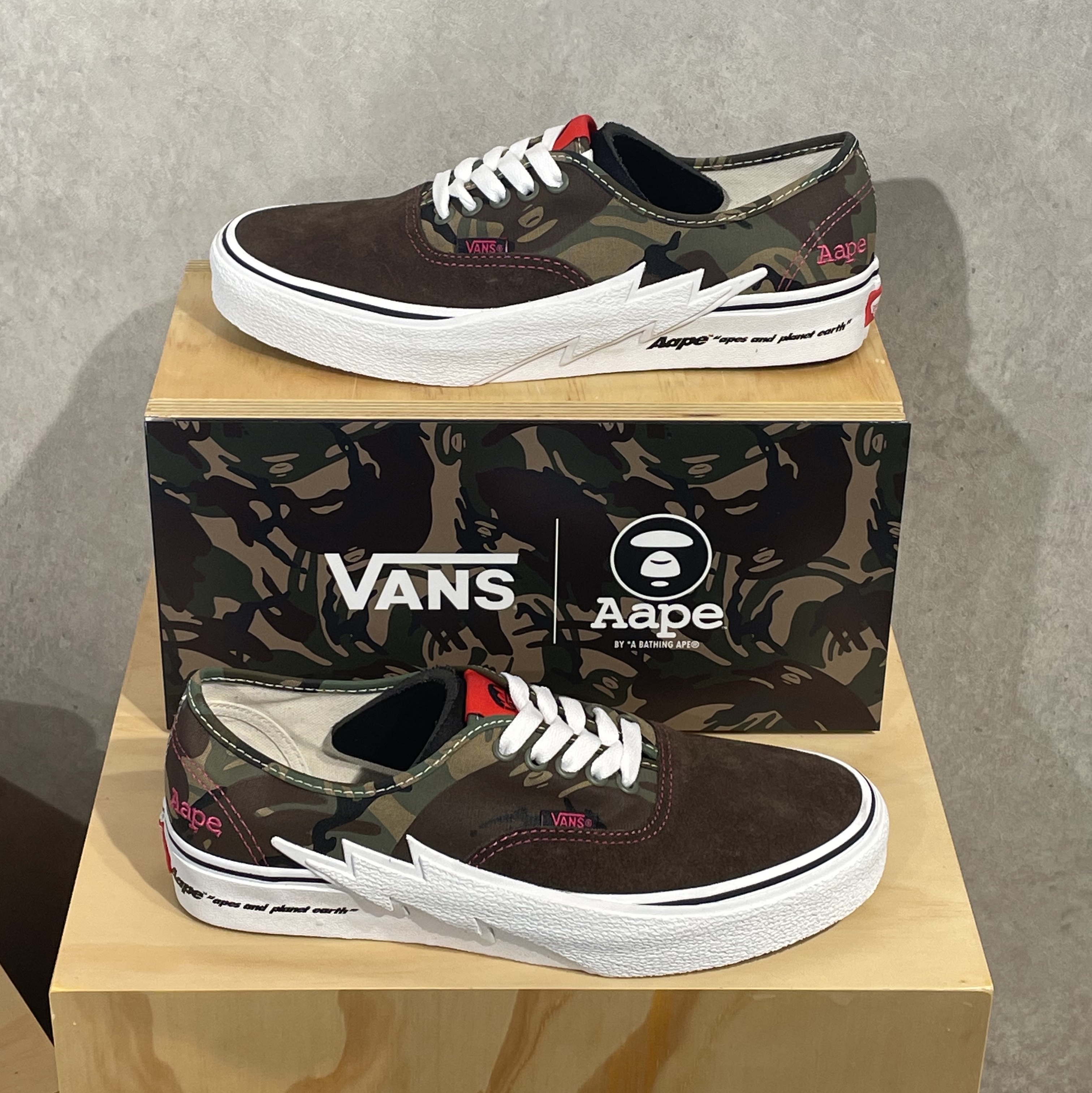 Vans x AAPE Authentic Bolt Khaki 착용 스타일