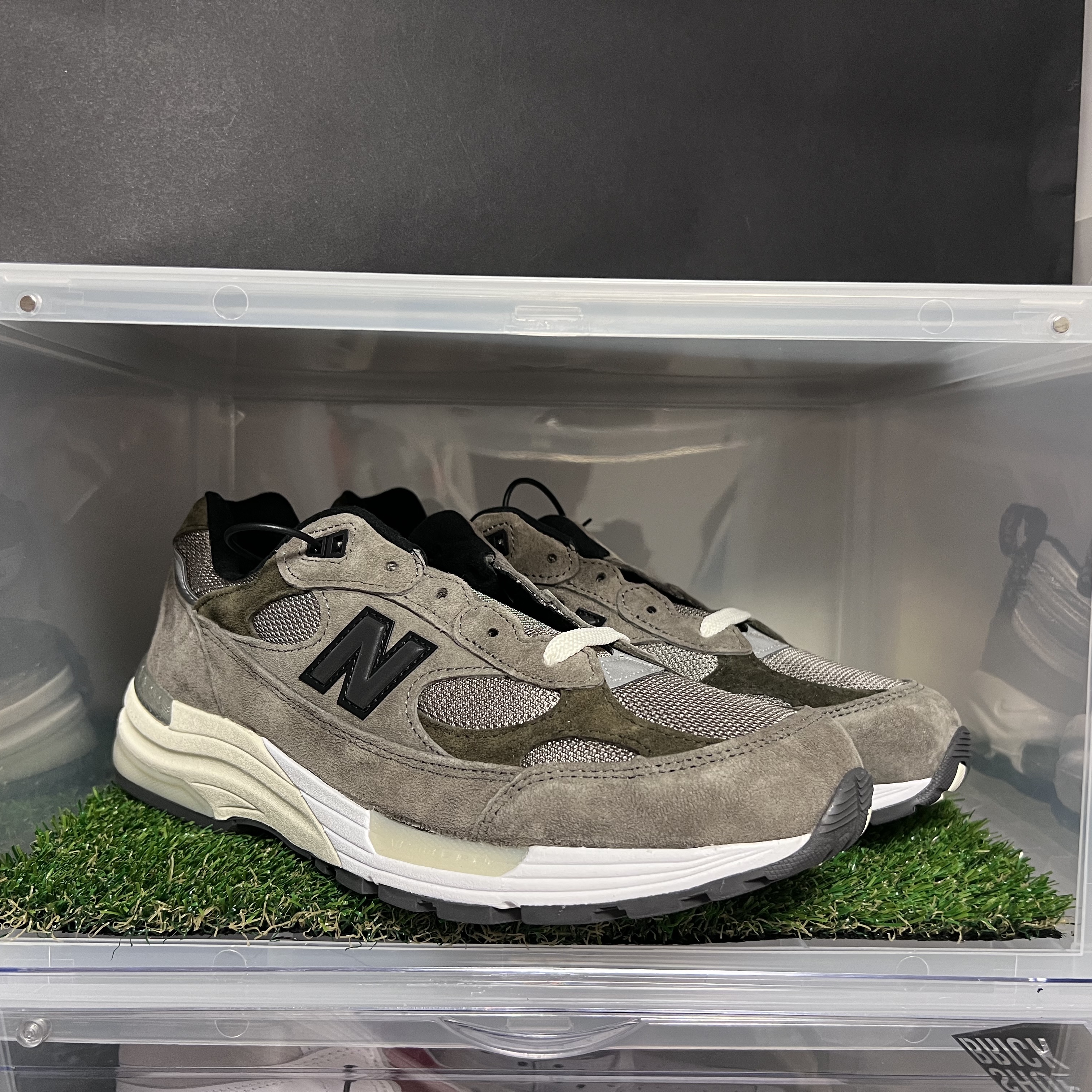 New Balance x JJJJound 992 Made in USA Grey 착용 스타일 - 3