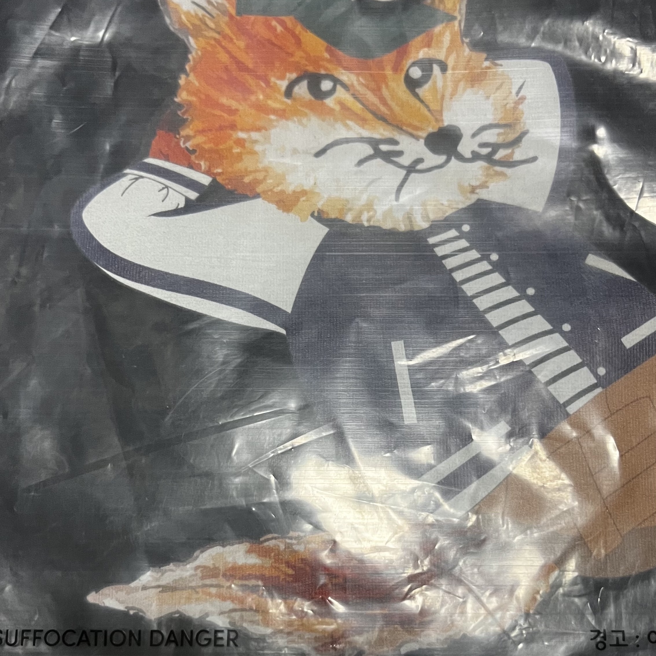 Maison Kitsune Dressed Fox Easy T-Shirt Black 착용 스타일