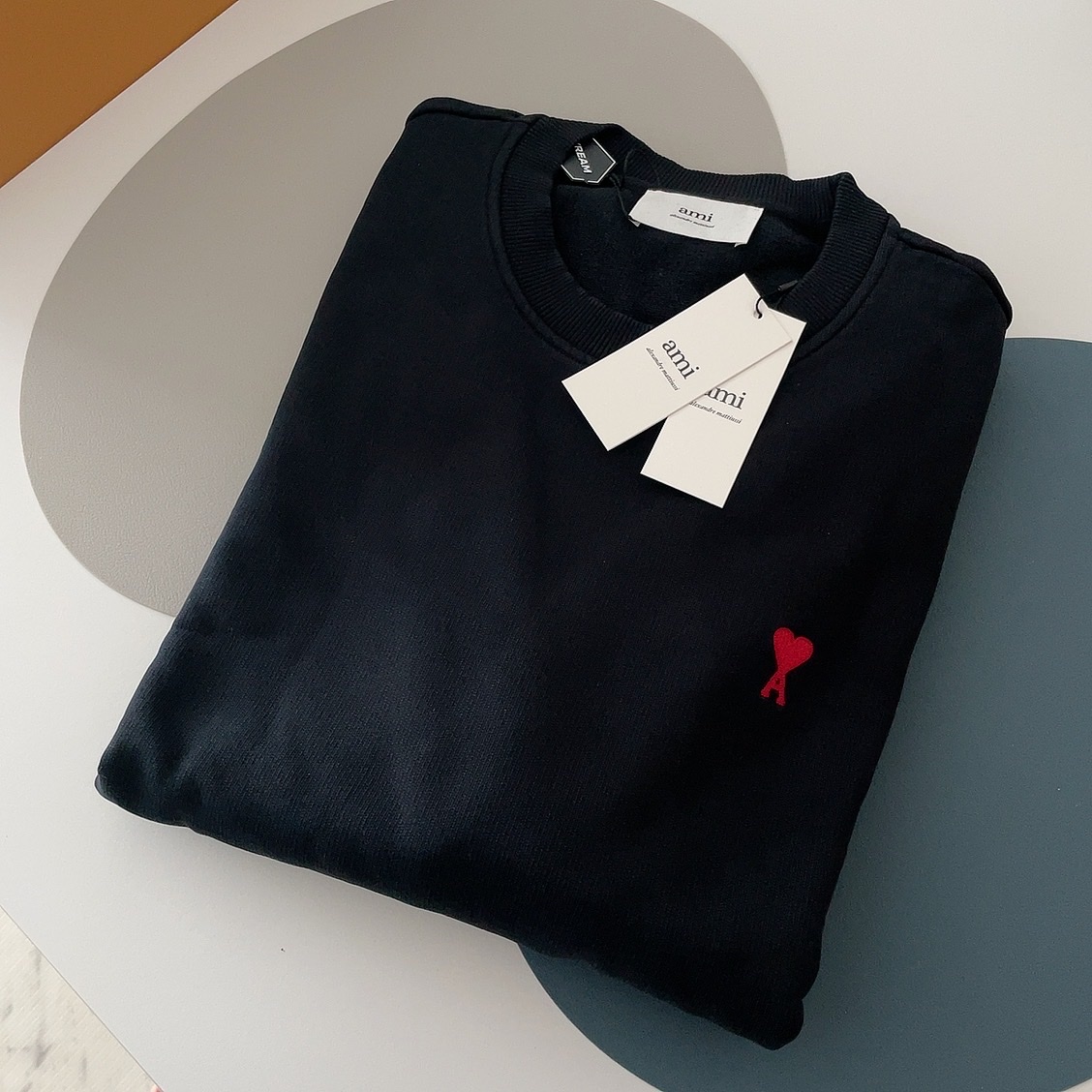 AMI de Coeur Sweatshirt Black 착용 스타일