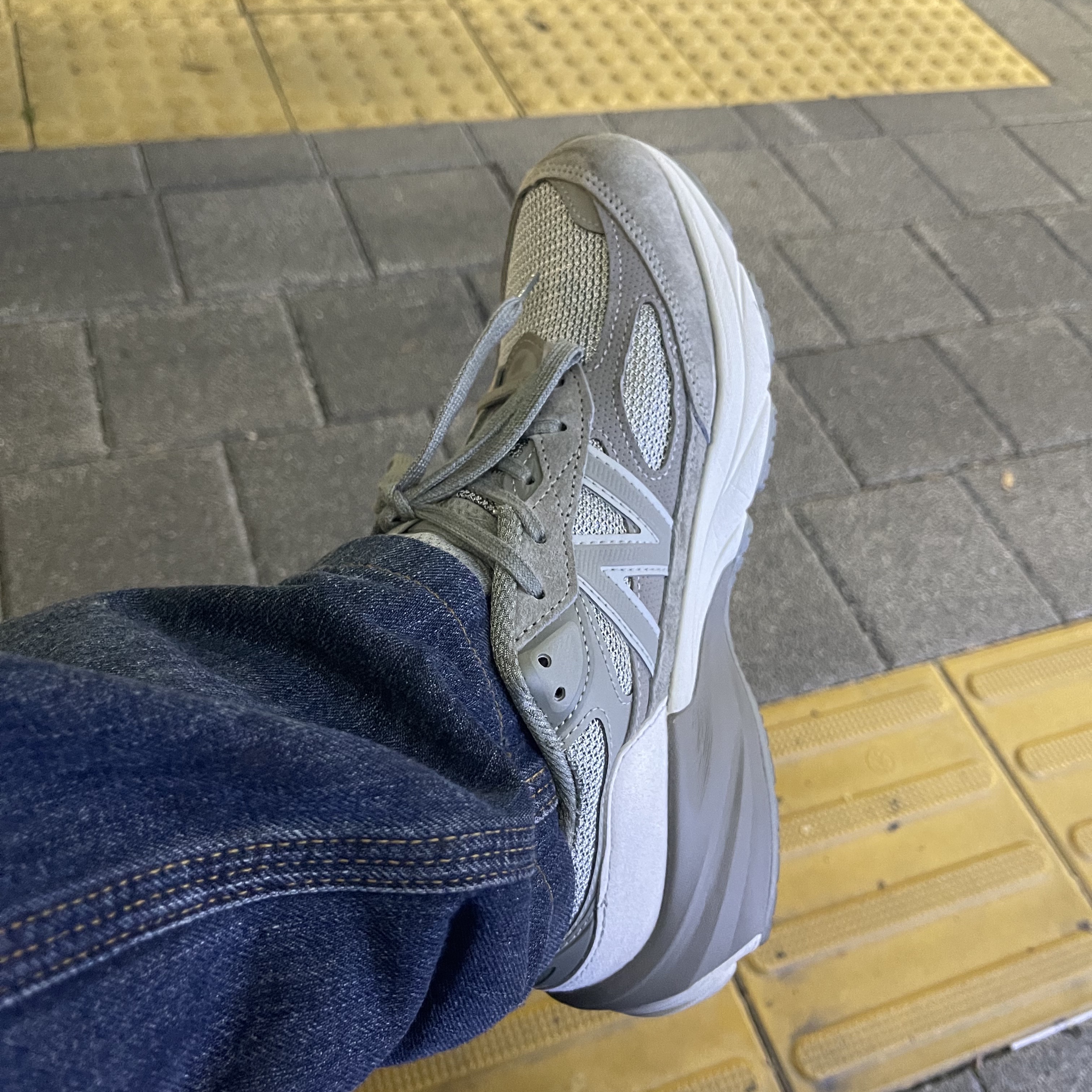 New Balance x WTAPS 990v6 Made in USA Moon Mist Mirage Gray 착용 스타일