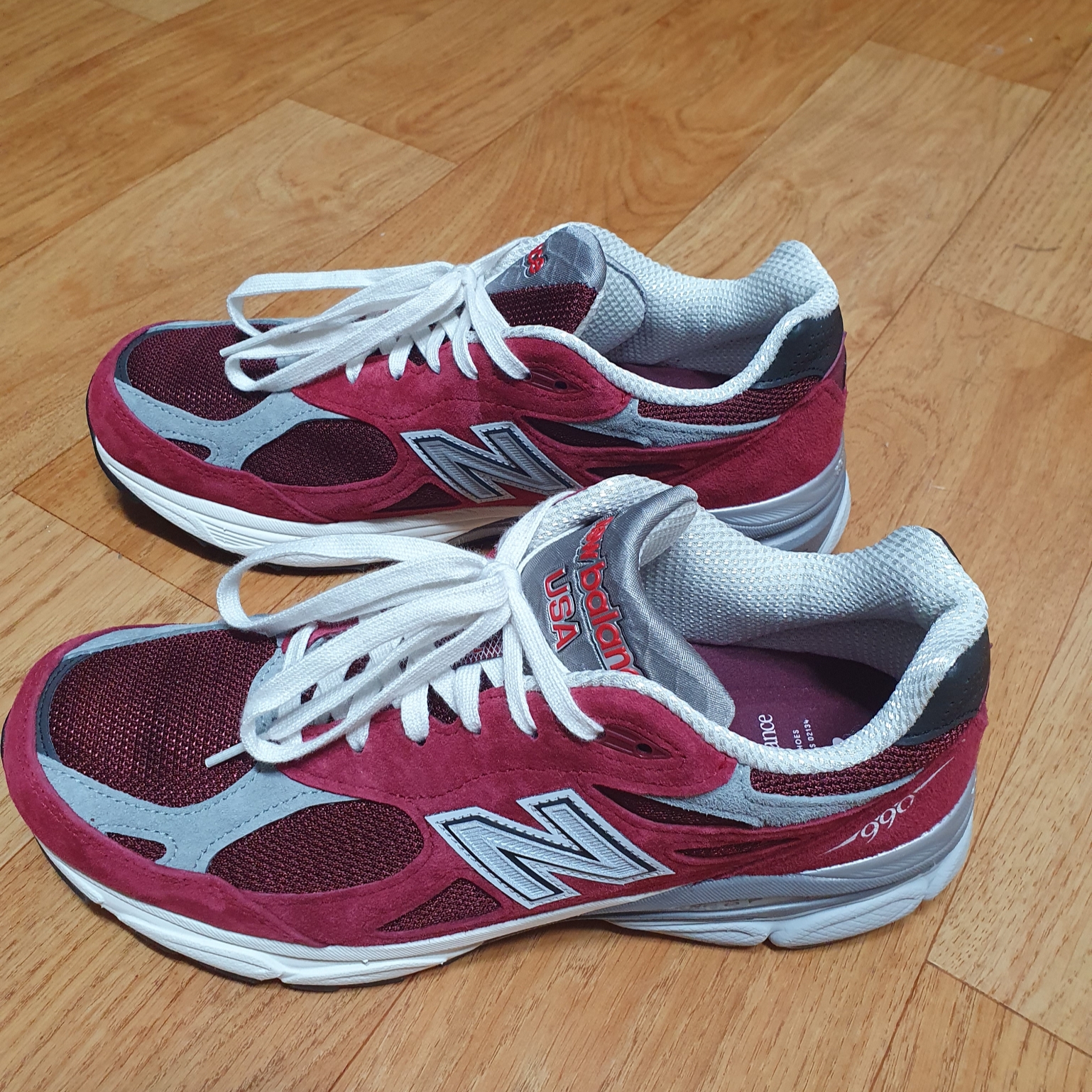 New Balance 990v3 Made in USA Scarlet Marblehead 착용 스타일