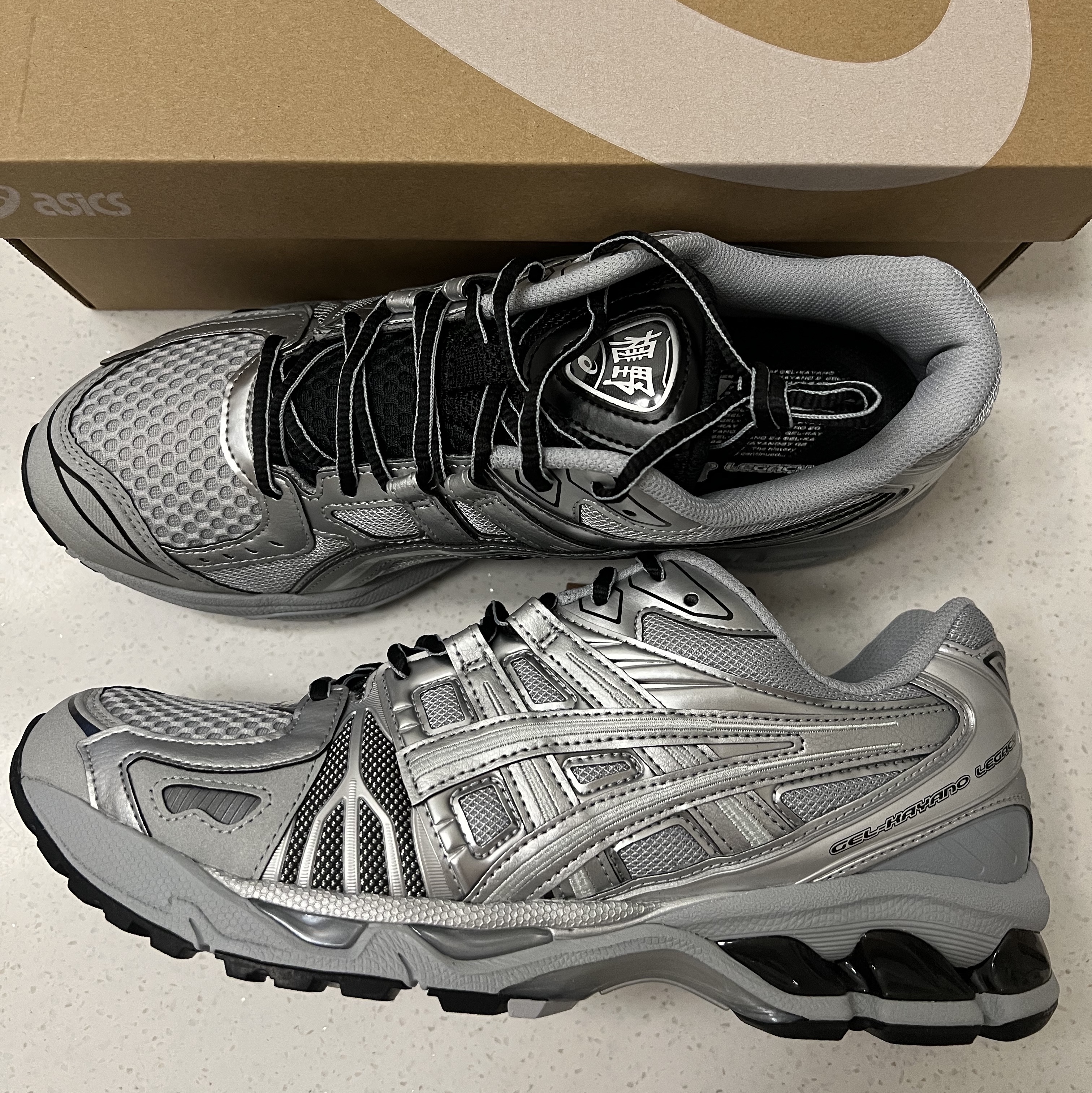 Asics Gel-Kayano Legacy Pure Silver 착용 스타일 - 2