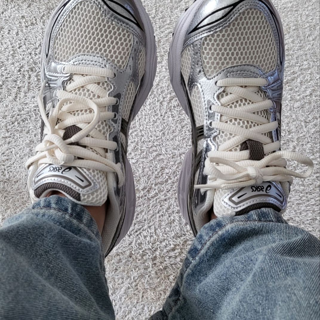 Asics Gel-Kayano 14 Cream Black 착용 스타일
