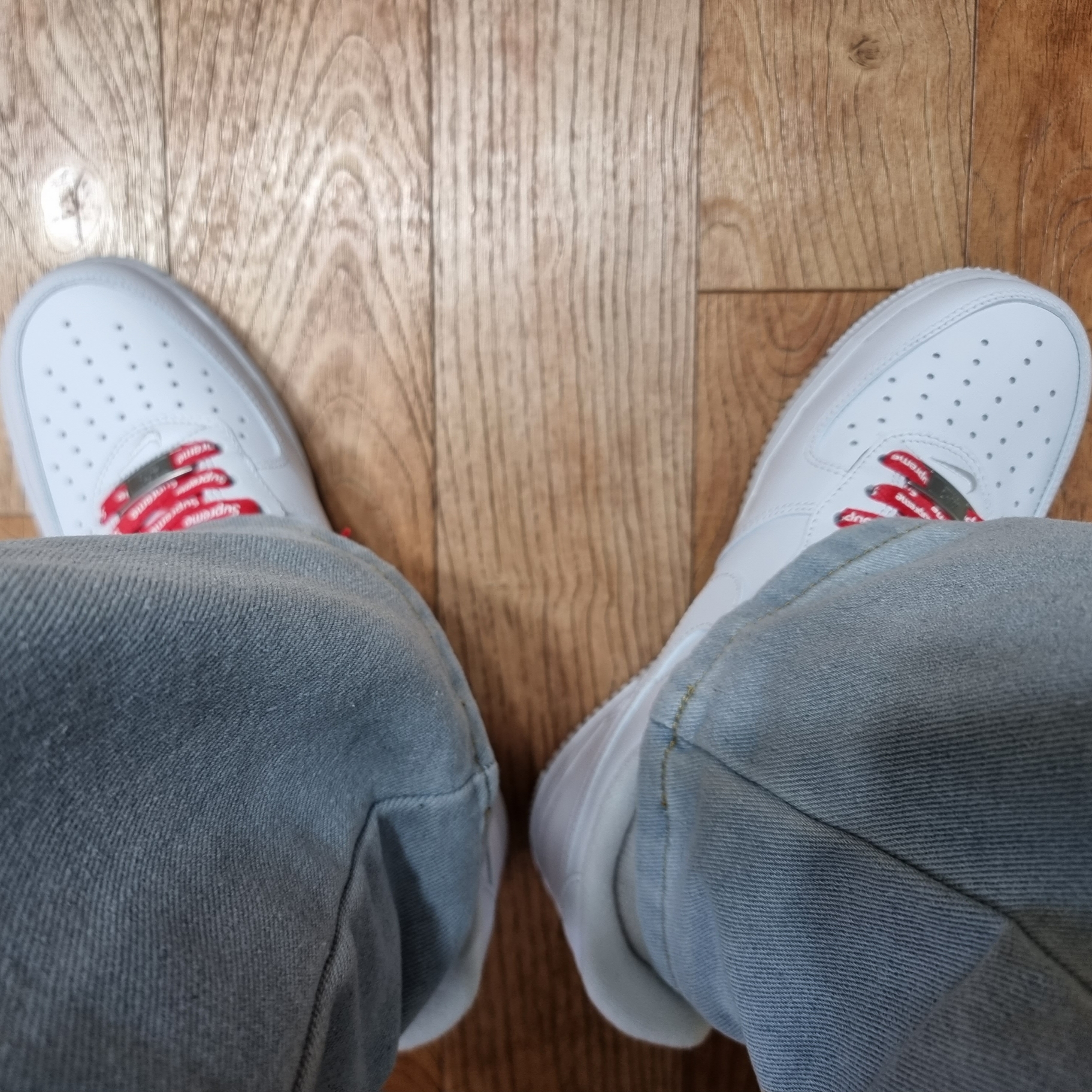 Nike x Supreme Air Force 1 Low White 착용 스타일