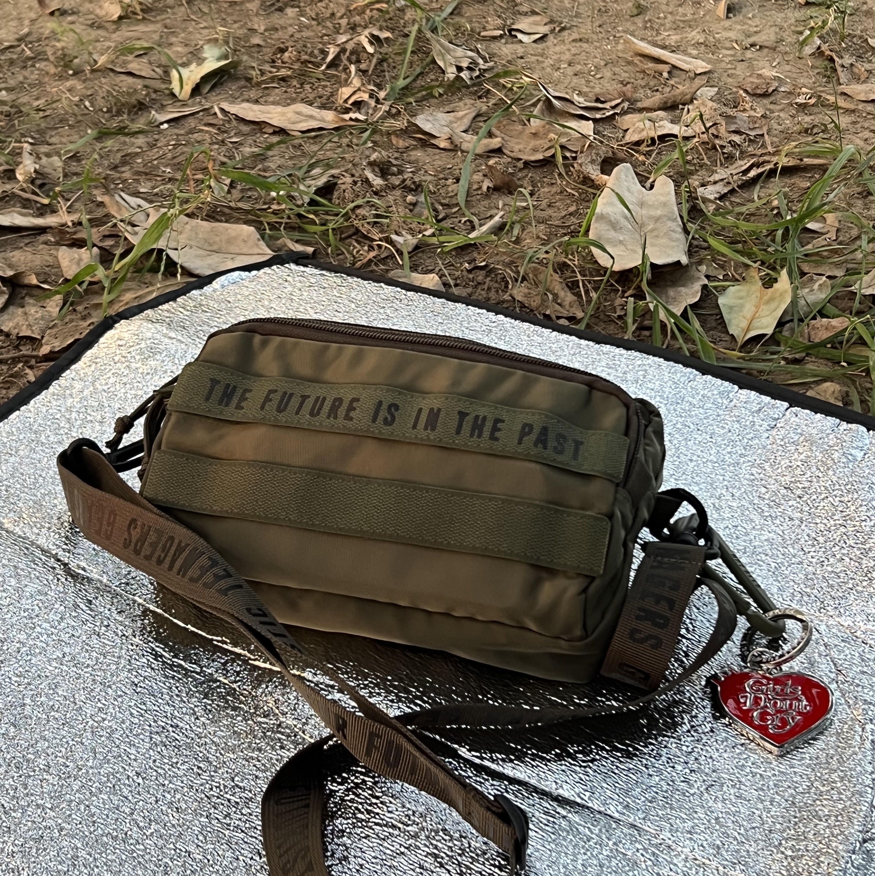 Human Made Military Pouch #1 Olive Drab, Human Made x Verdy Girls Don't Cry Keyring Red 착용 스타일