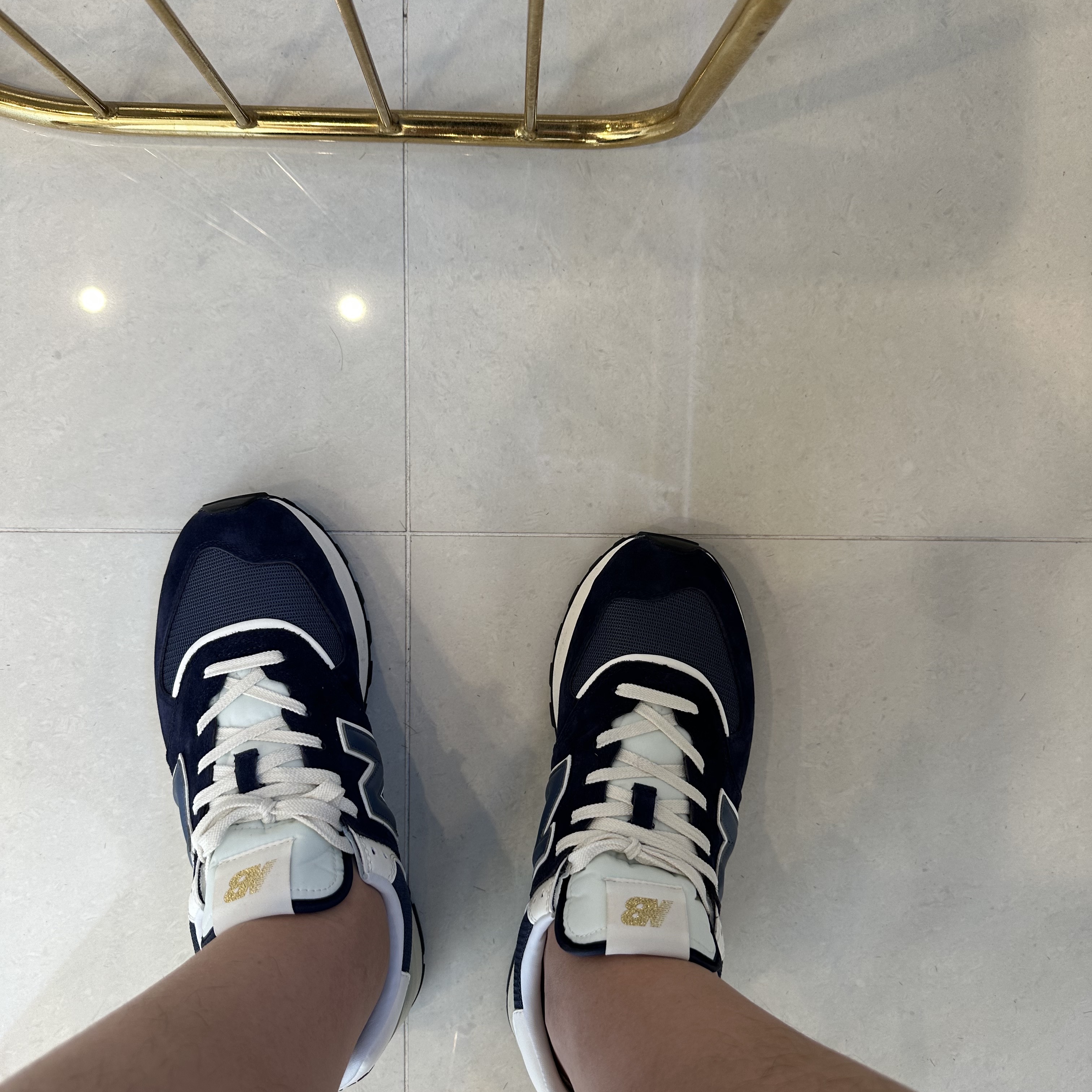 New Balance 574 Legacy Navy 착용 스타일
