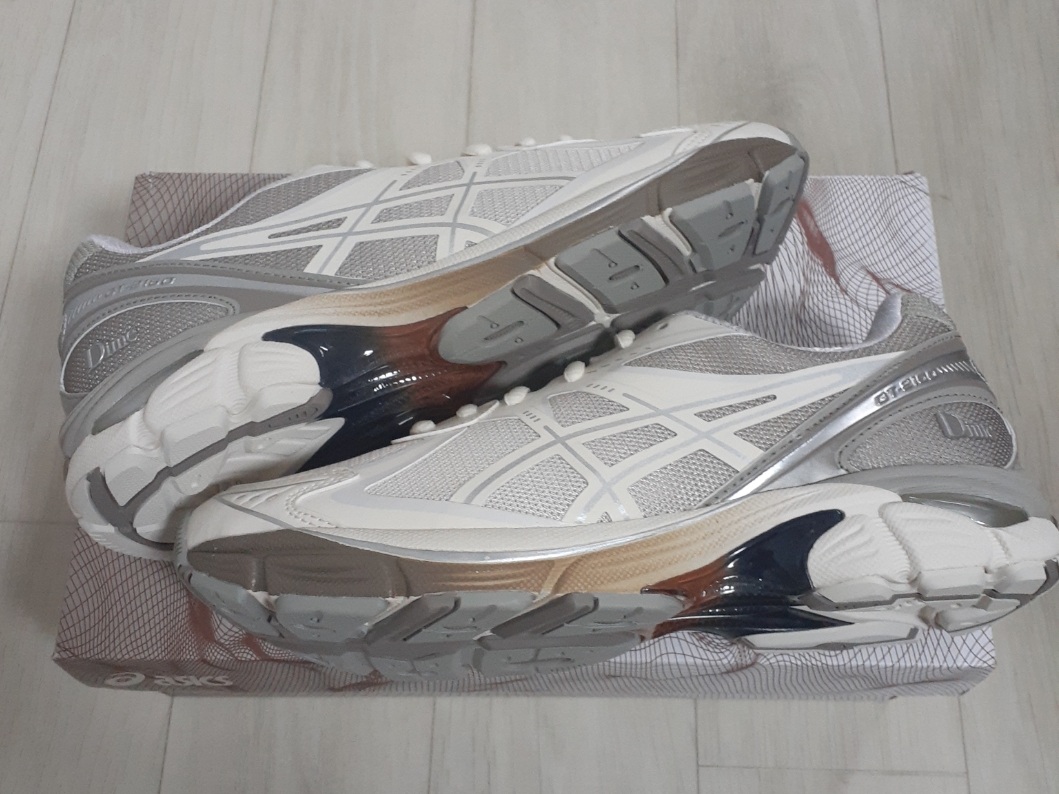 Asics x Dime GT-2160 Arctic Wolf London Fog 착용 스타일