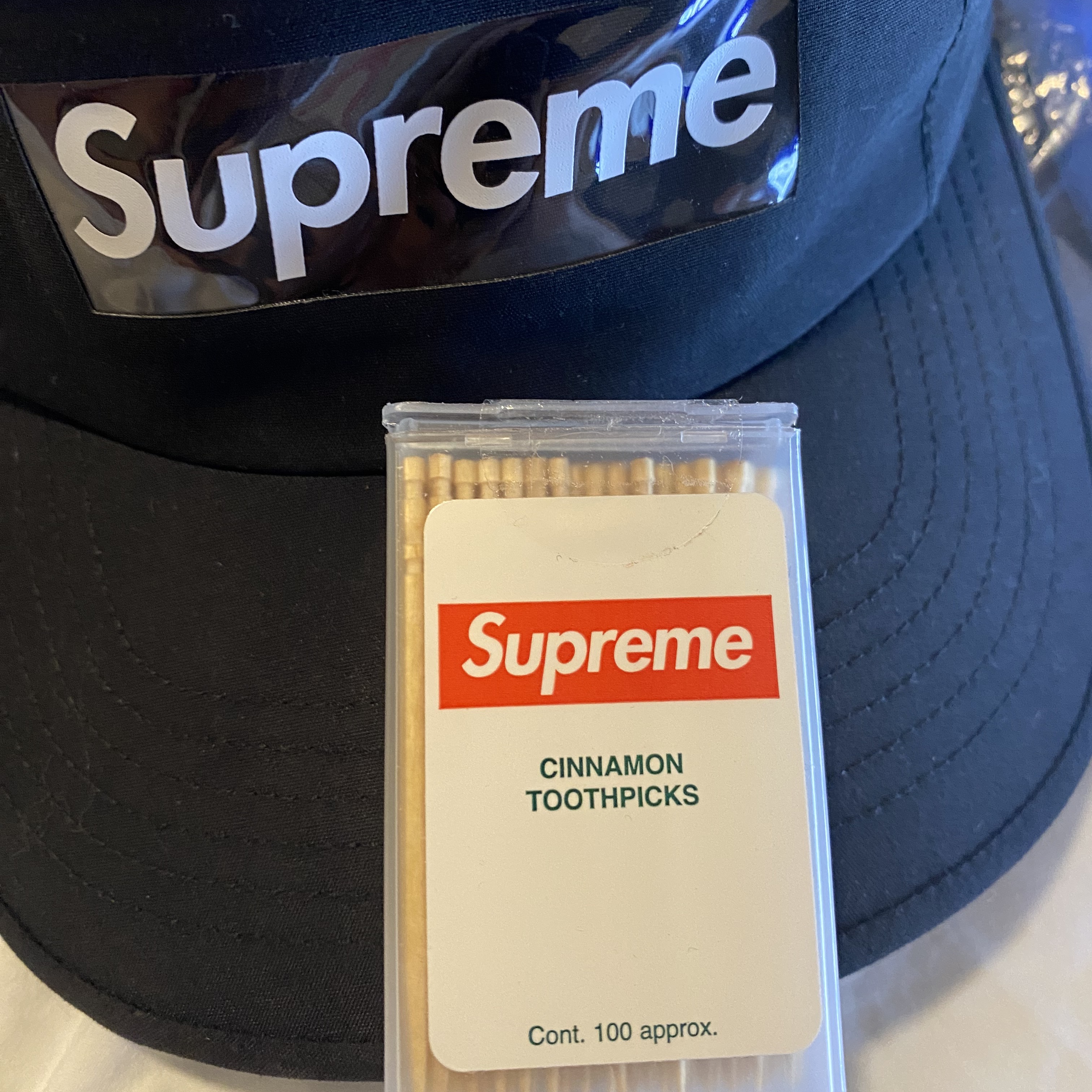 Supreme Gore-Tex Tech Camp Cap Black - 21FW, Supreme Box Logo Lamp Blue (Korean Ver.) - 23FW 착용 스타일 - 2