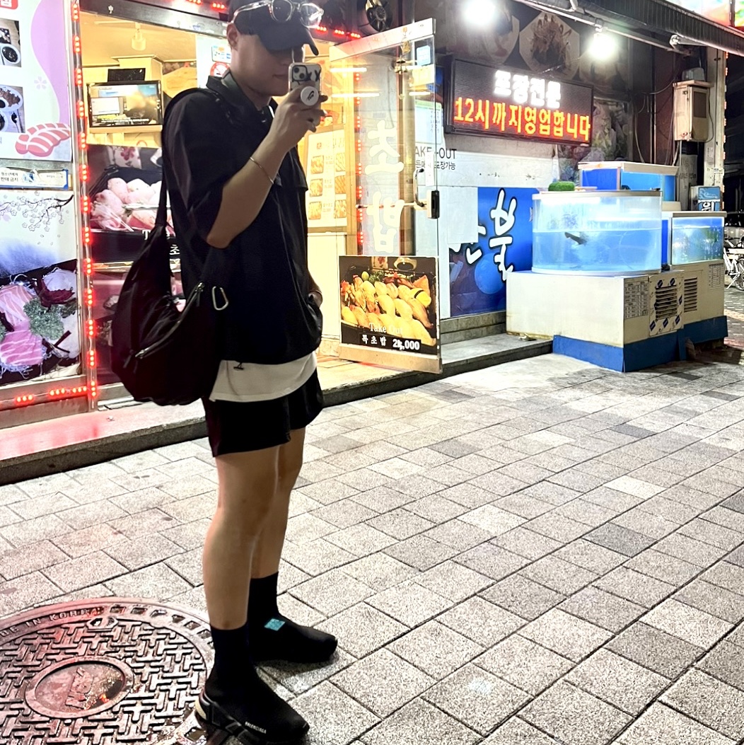 Stussy Reflection T-Shirt Black, Dior Bi-Fold Card Holder Beige & Black Dior Oblique Jacquard 착용 스타일 - 4