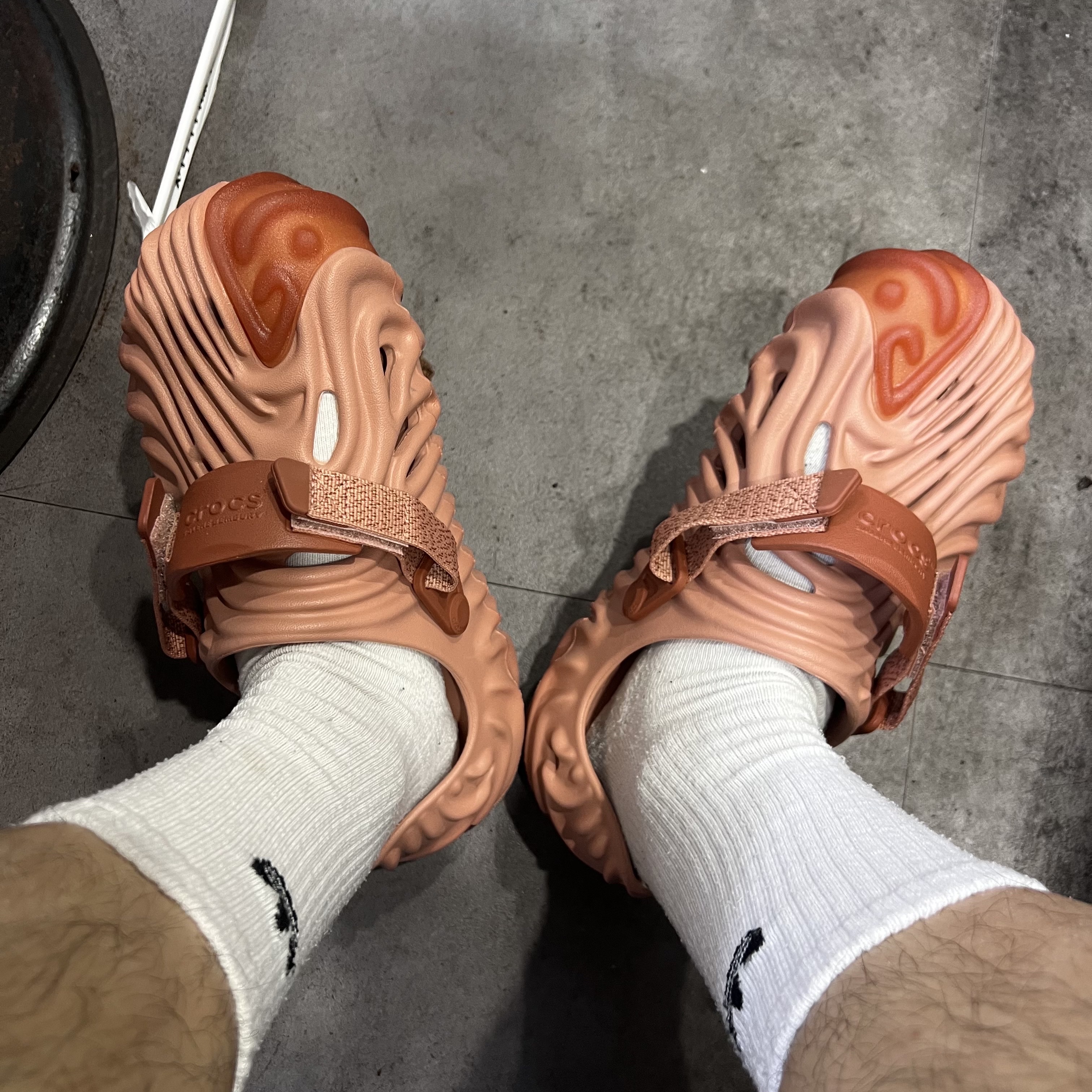 Crocs x Salehe Bembury Pollex Clog Kuwata 착용 스타일