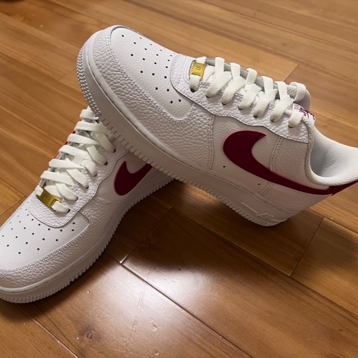 Nike Air Force 1 '07 Low White Team Red 착용 스타일