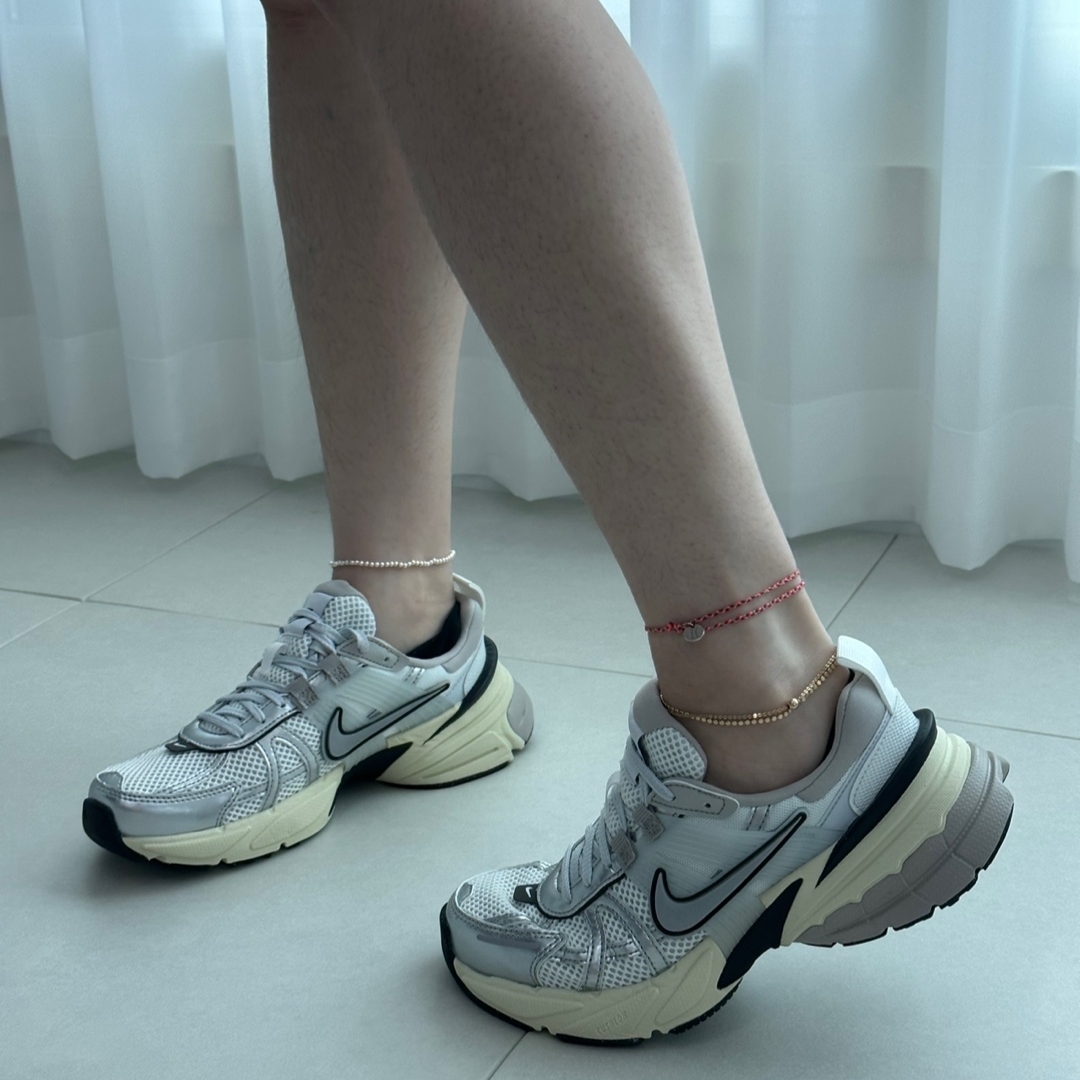 Nike V2K Run Summit White Metallic Silver 착용 스타일