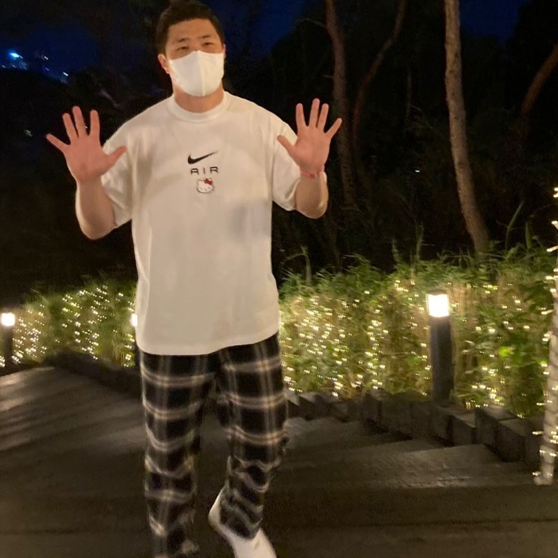 Nike x Hello Kitty NRG Air T-Shirt White - Asia, Nike x Supreme Air Force 1 Low White 착용 스타일 - 2
