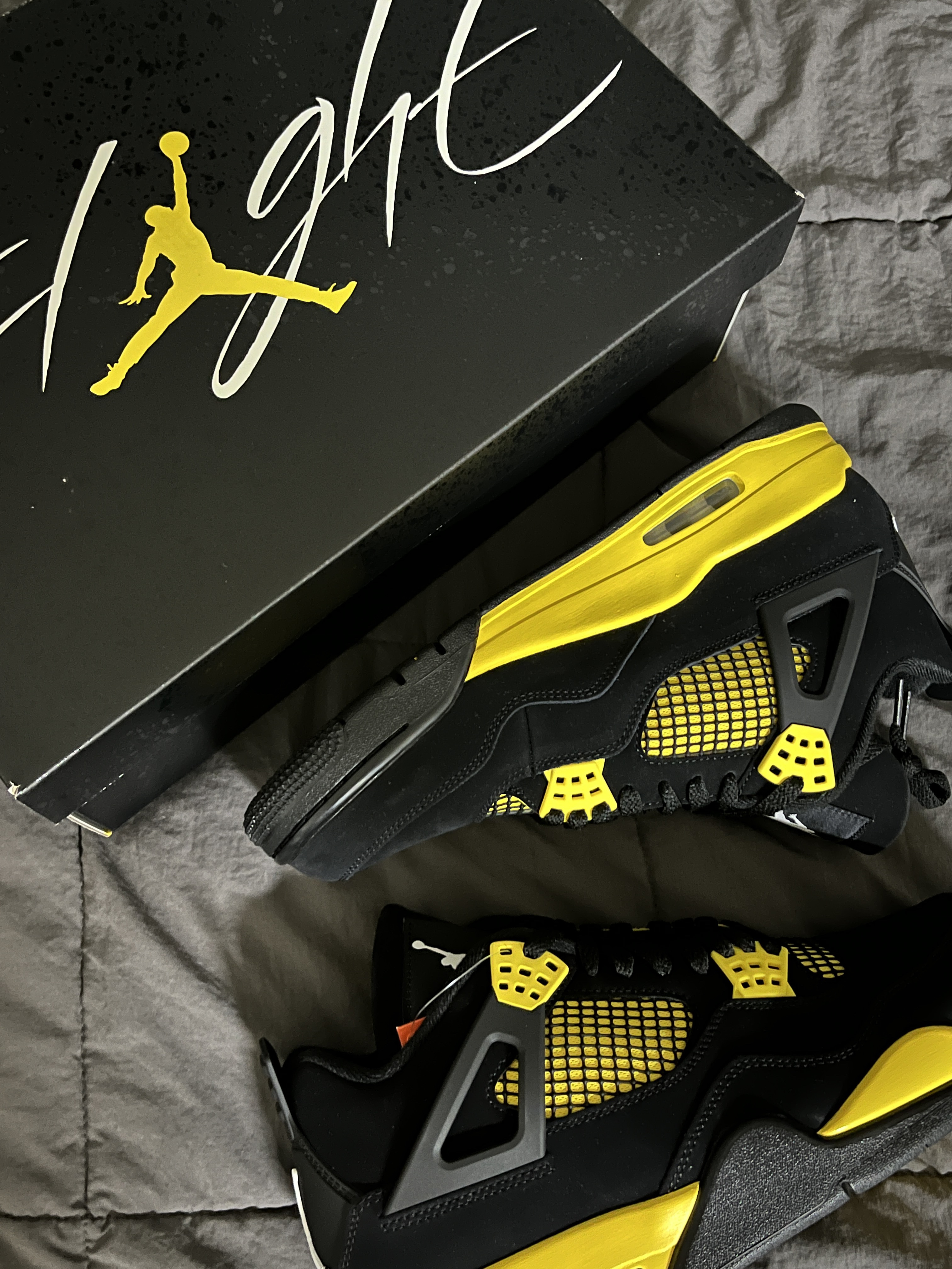 Jordan 4 Retro Thunder 2023 착용 스타일
