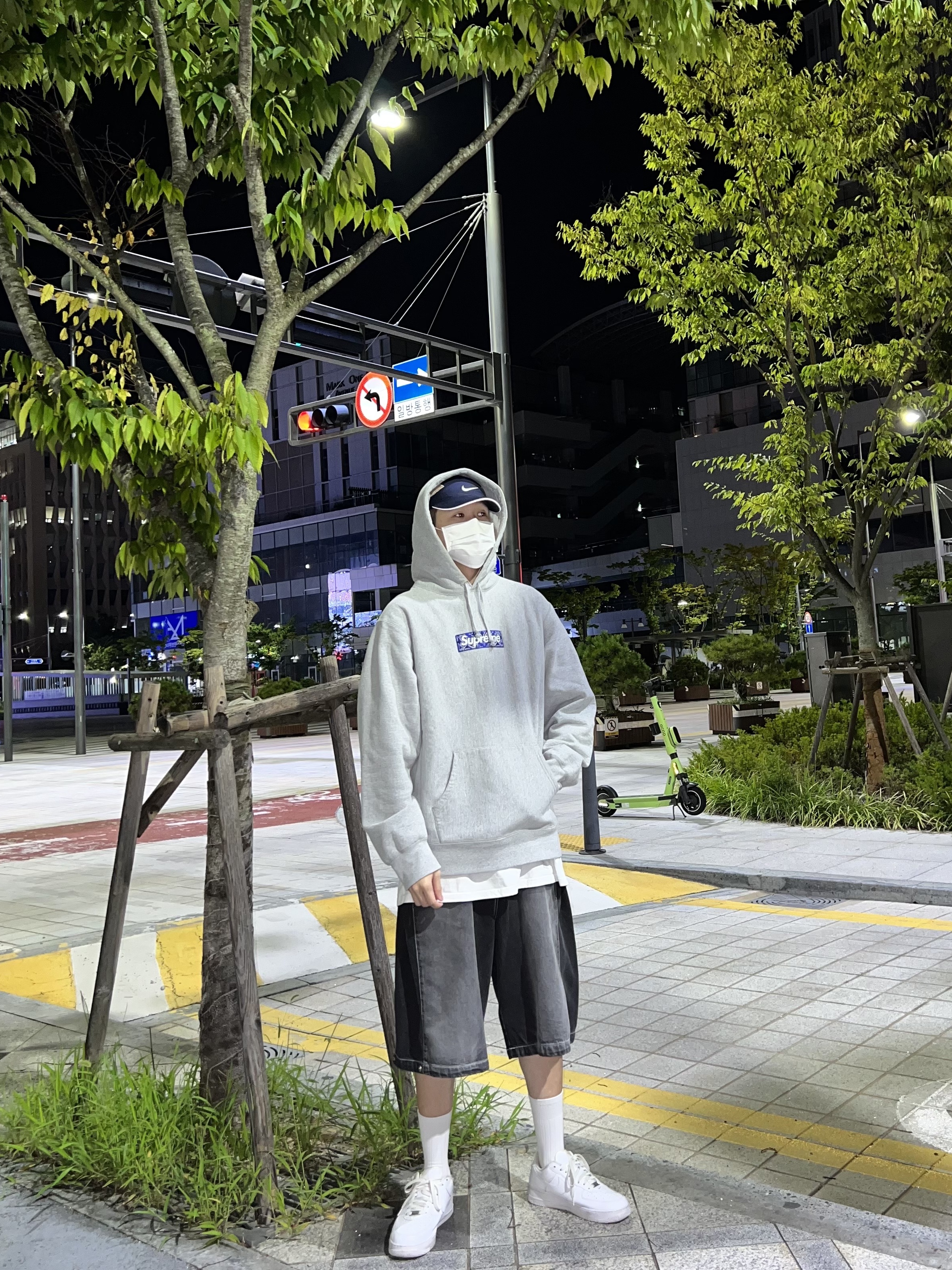 Supreme Bandana Box Logo Hooded Sweatshirt Brown - 19FW, Nike x Supreme Air Force 1 Low White 착용 스타일 - 2
