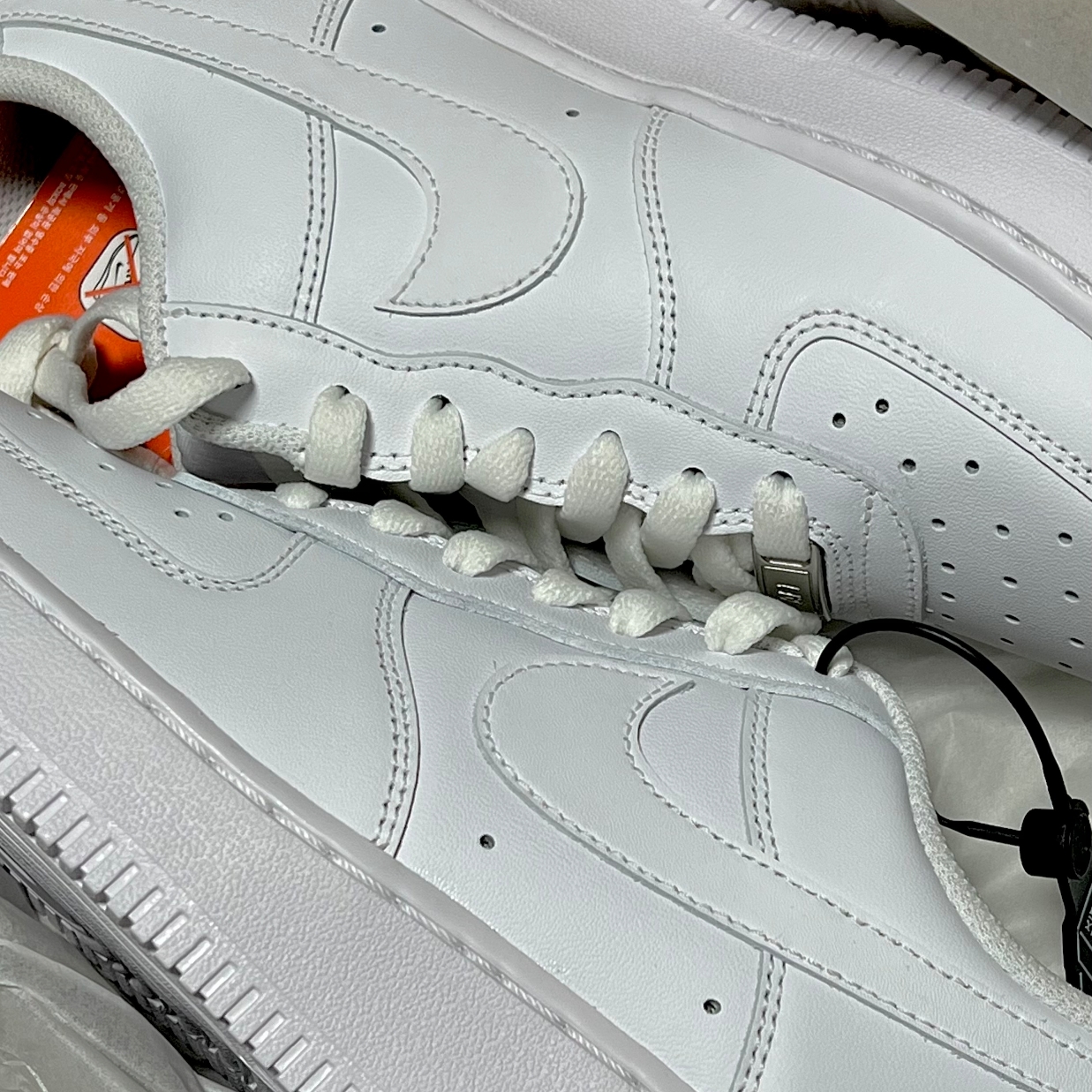 Nike Air Force 1 '07 Low White 착용 스타일 - 1