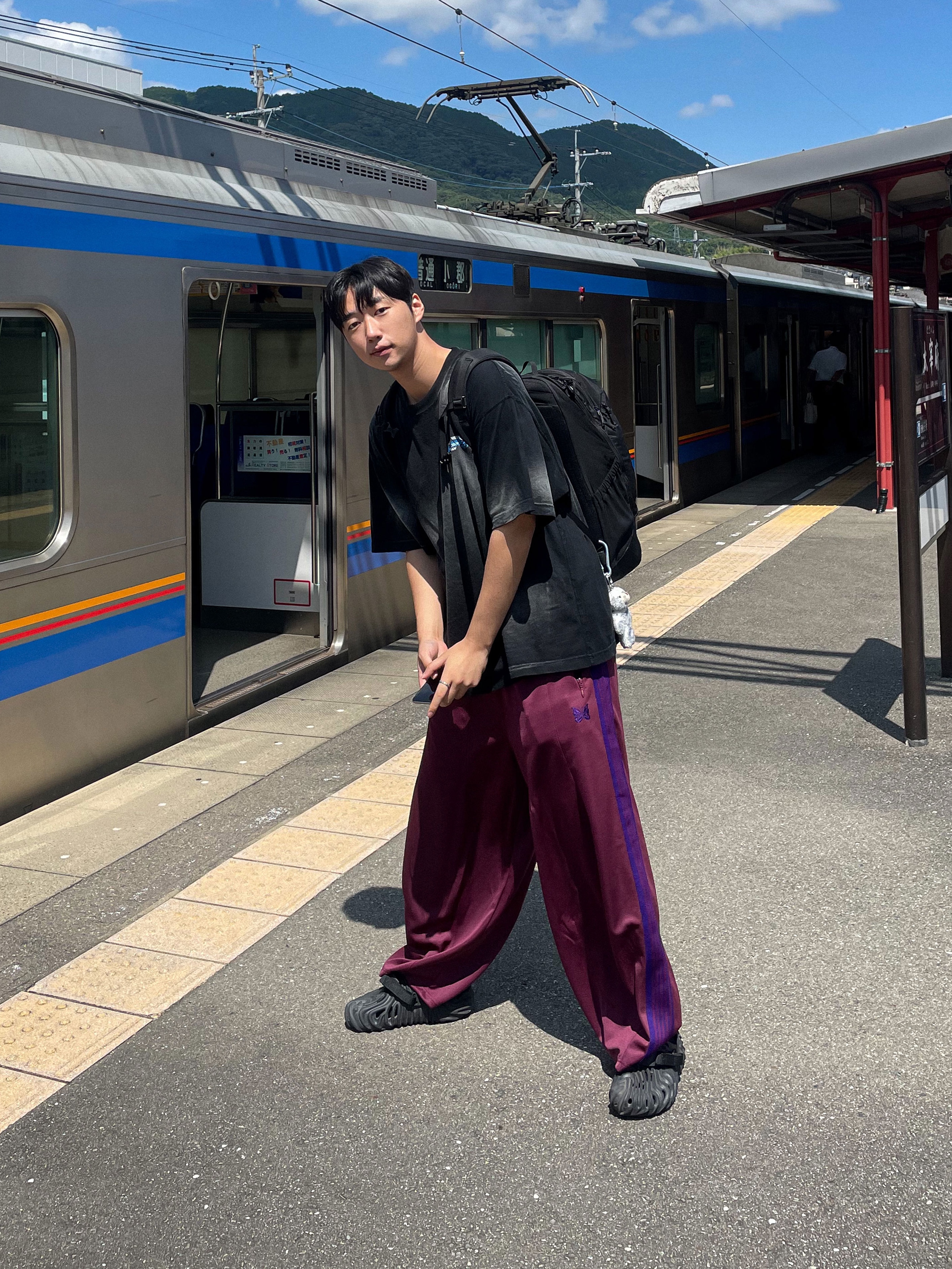 Arc'teryx Mantis 32 Backpack Black, Crocs x Salehe Bembury Pollex Clog Sasquatch 착용 스타일