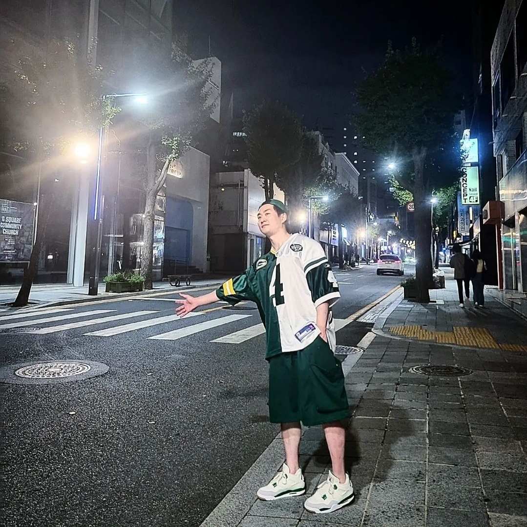 Jordan 4 x Nike SB Retro SP Pine Green 착용 스타일 - 2