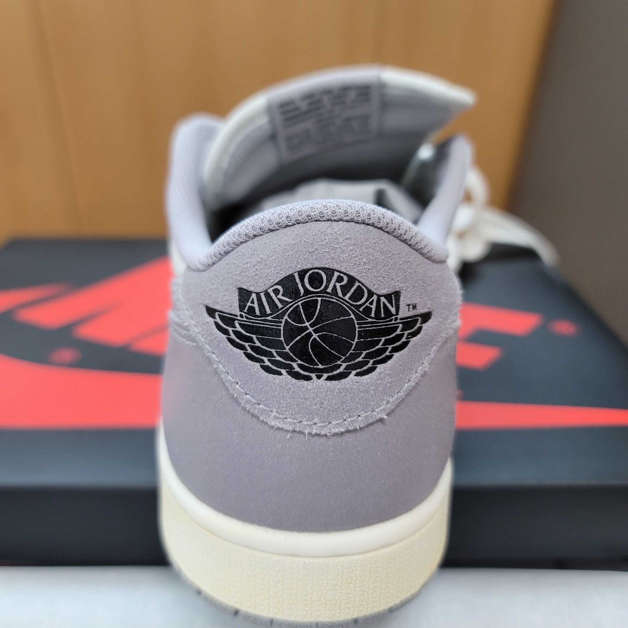 Jordan 1 Retro Low OG Atmosphere Grey 착용 스타일 - 4