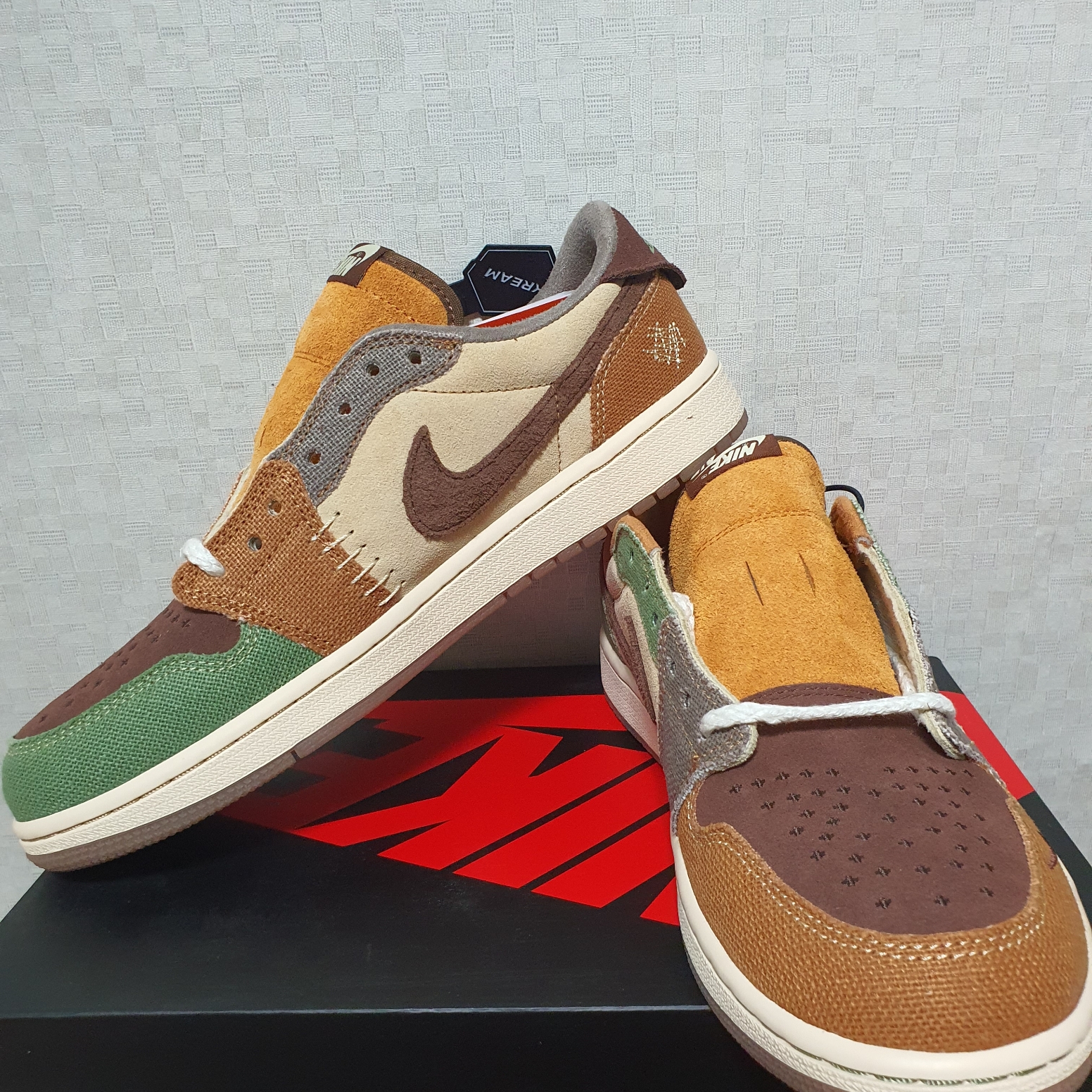 Jordan 1 x Zion Williamson Retro Low OG Flax and Oil Green 착용 스타일
