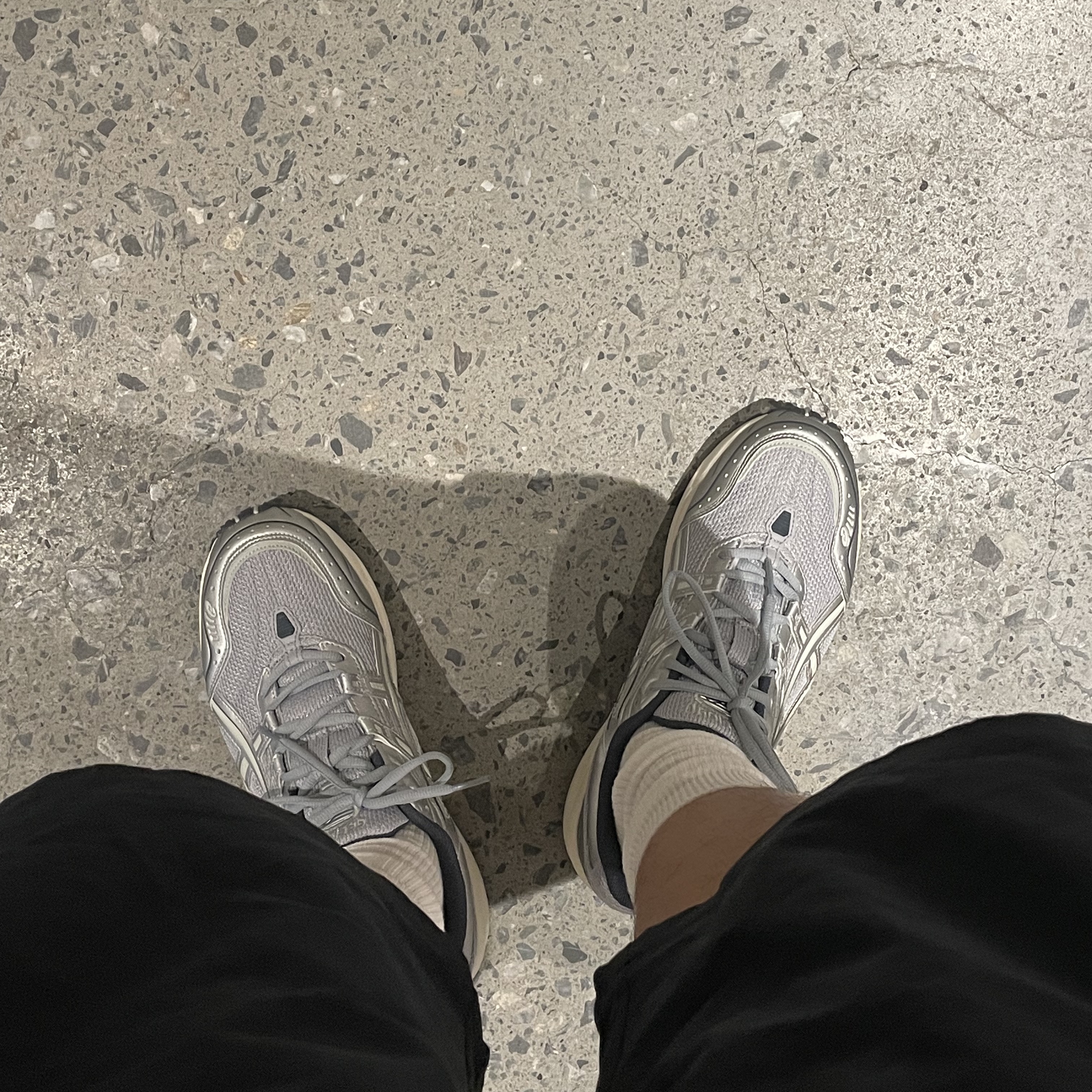Asics Gel-1090 Piedmont Grey 착용 스타일