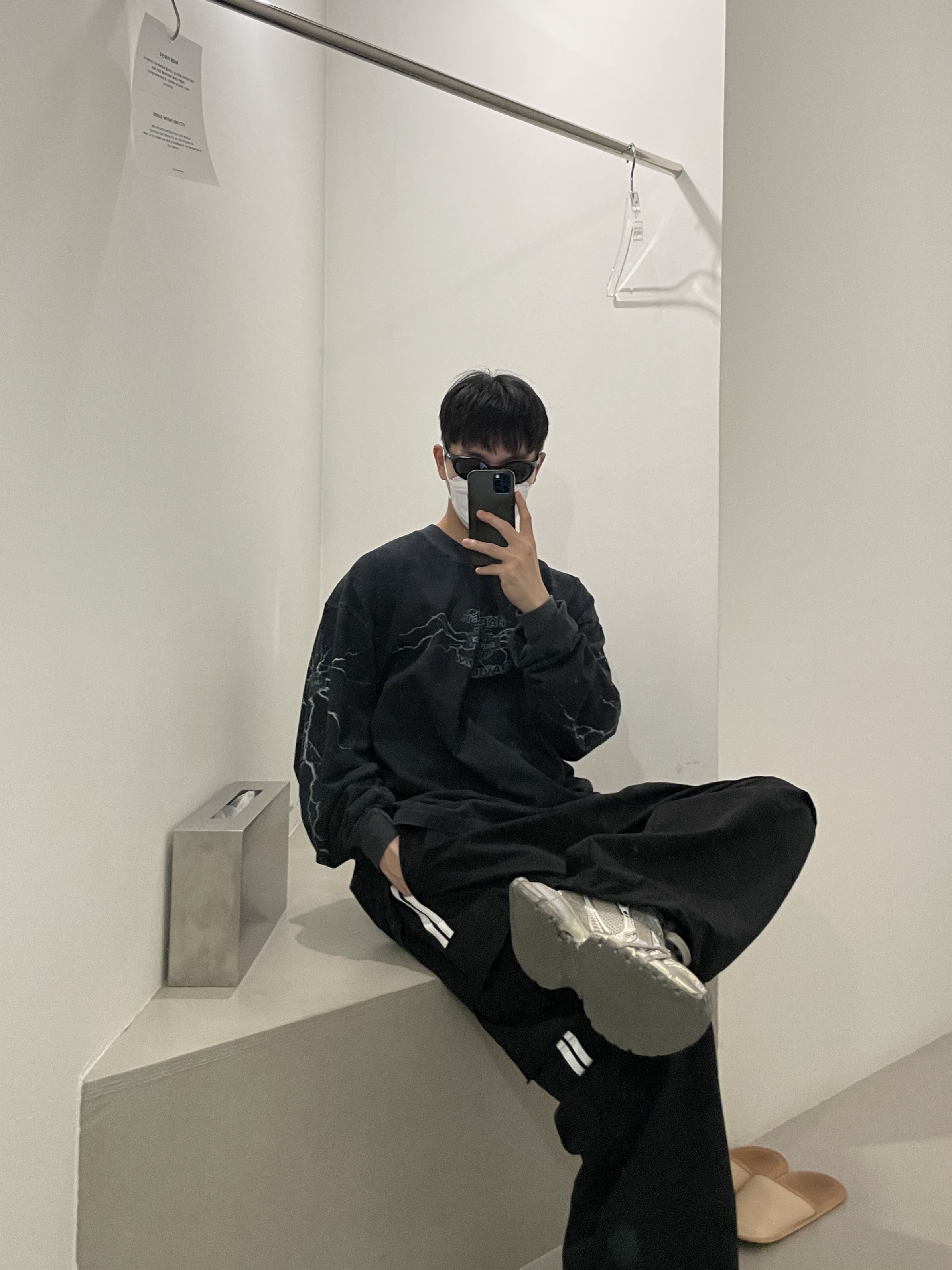 Balenciaga 3XL Sneakers Light Beige 착용 스타일 - 1