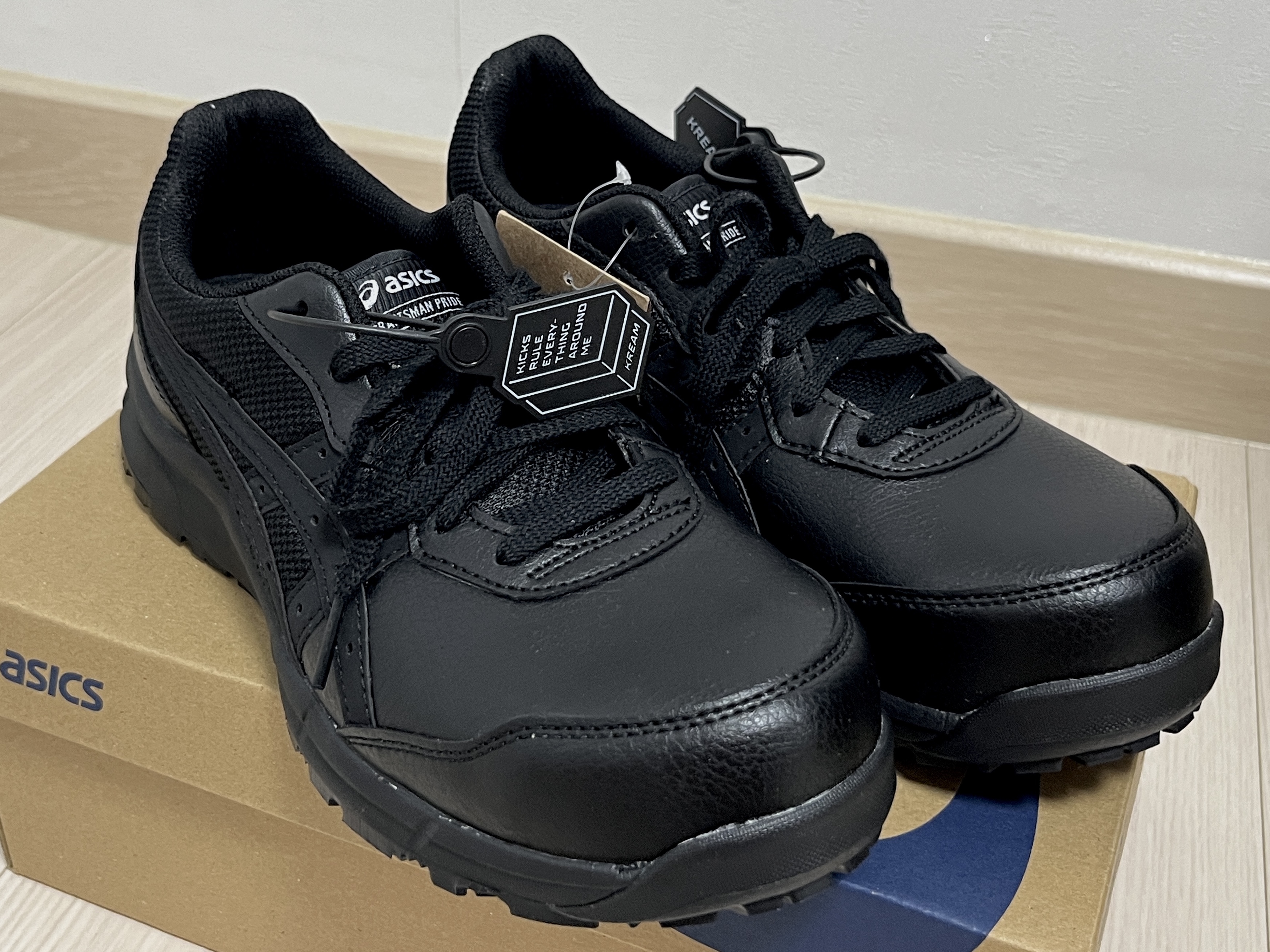 Asics Winjob CP111 Black 착용 스타일 - 3
