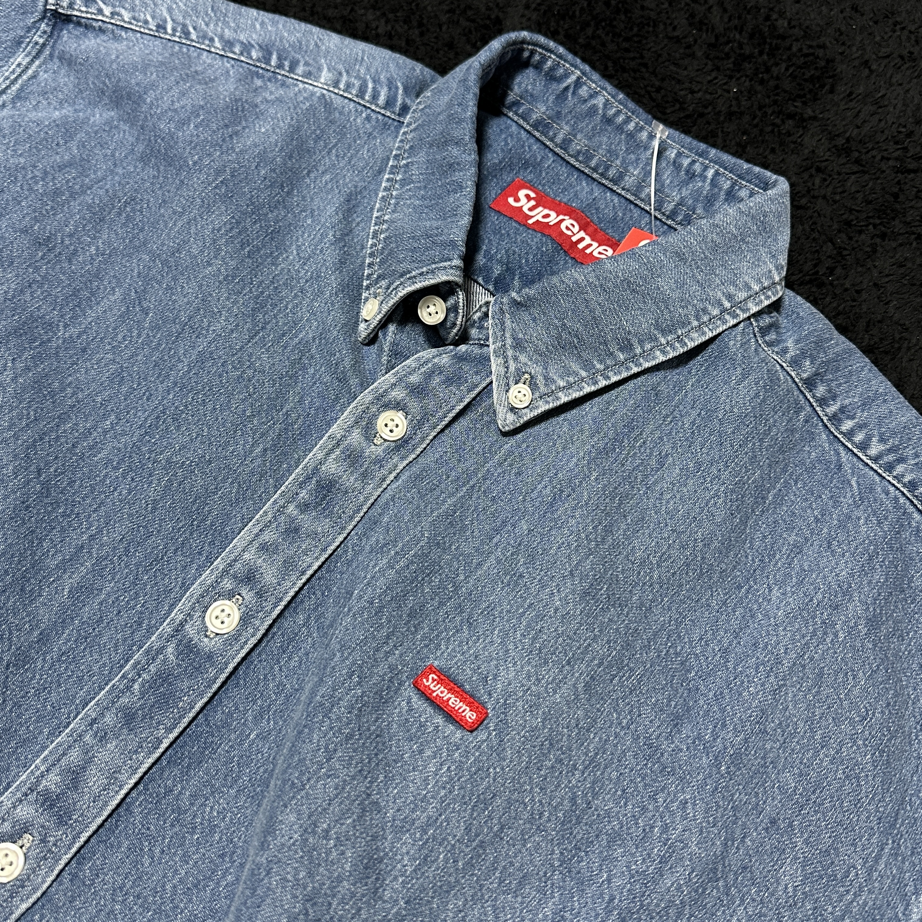 Supreme Small Box Shirt Denim - 23FW 착용 스타일