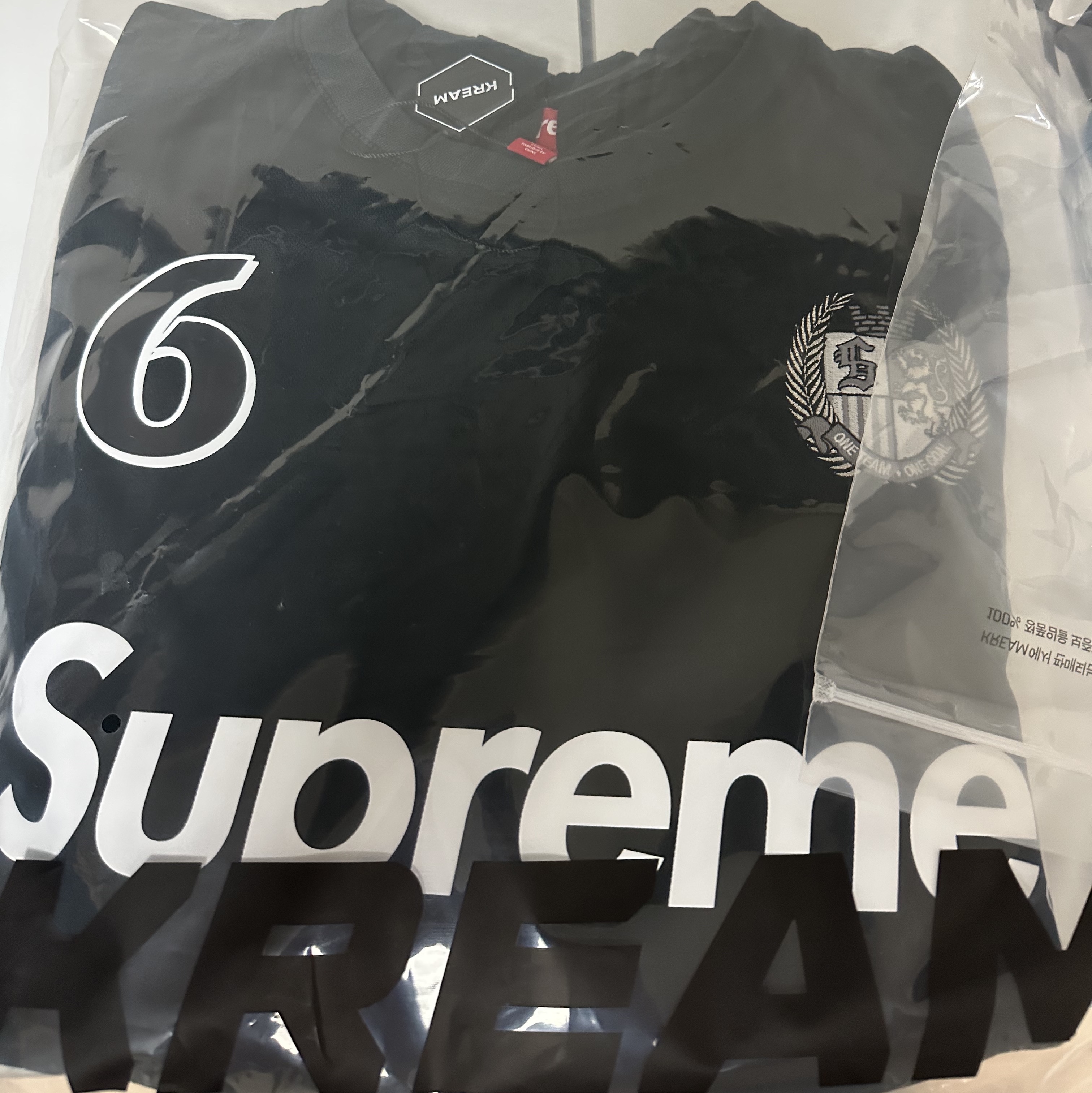 Supreme Hooded Soccer Jersey Black - 23FW 착용 스타일