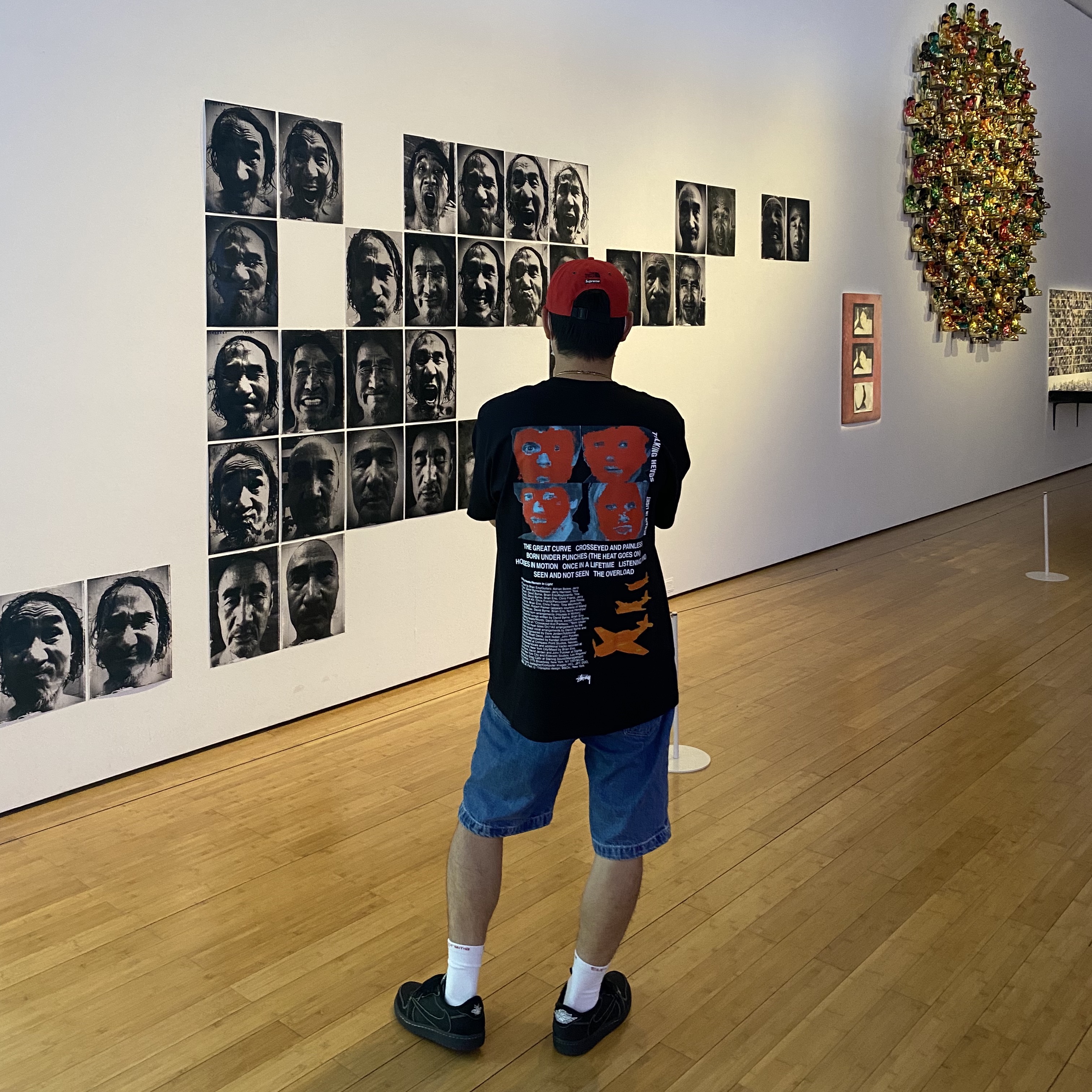 Stussy x Talking Heads Stop Remain in Light T-Shirt Black, Jordan 1 x Travis Scott Retro Low OG SP Black Phantom 착용 스타일 - 2
