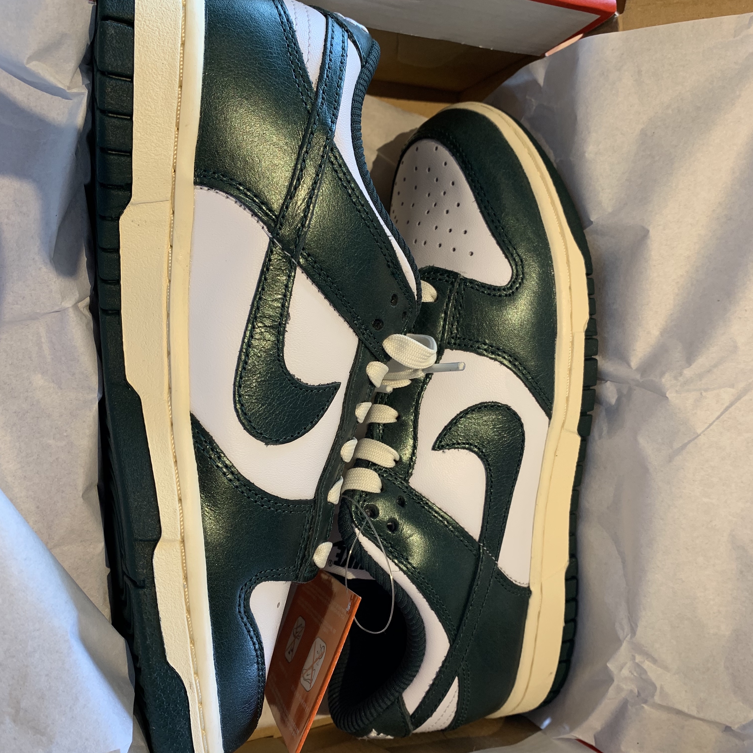 (W) Nike Dunk Low Vintage Green 착용 스타일