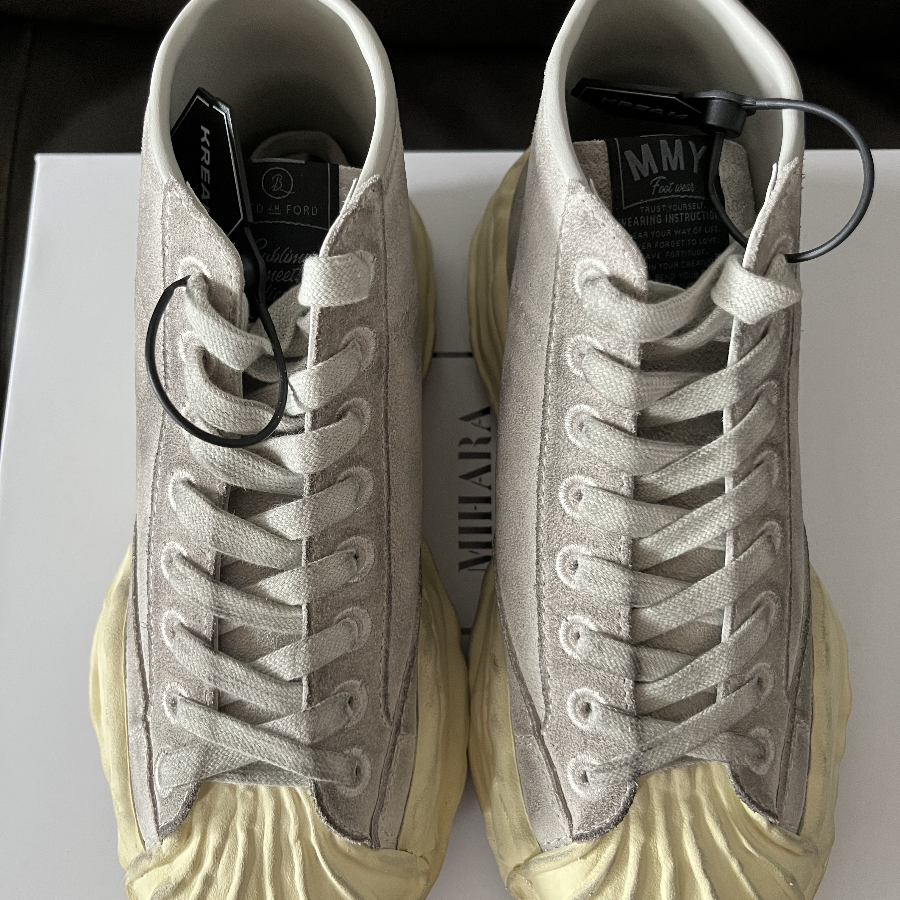 Maison Mihara Yasuhiro x Bed J.W. Ford Blakey High-top Sneakers Gray 착용 스타일 - 3